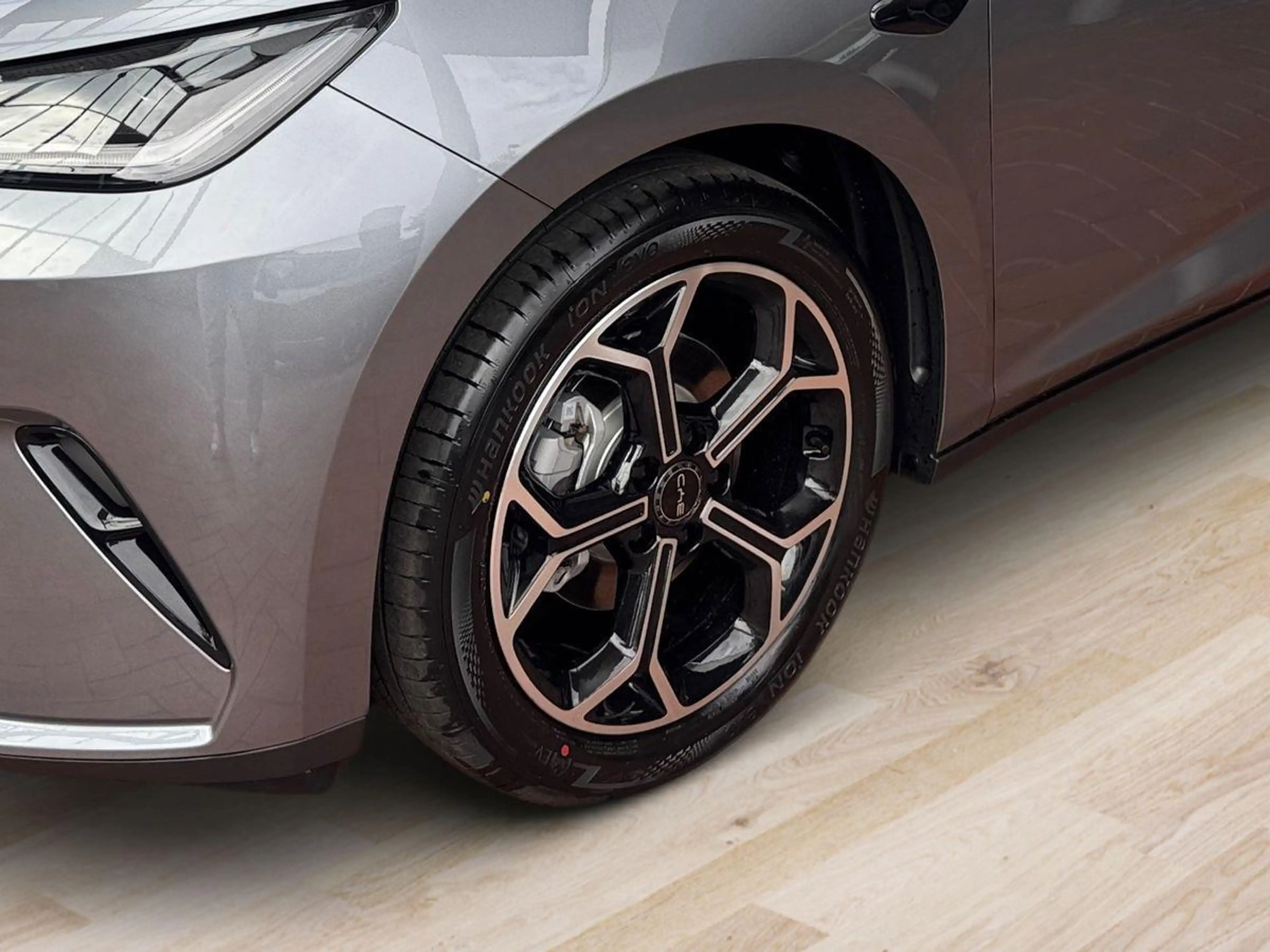 BYD Dolphin G 1.5 DM-i PHEV 156 kW Comfort — photo 7