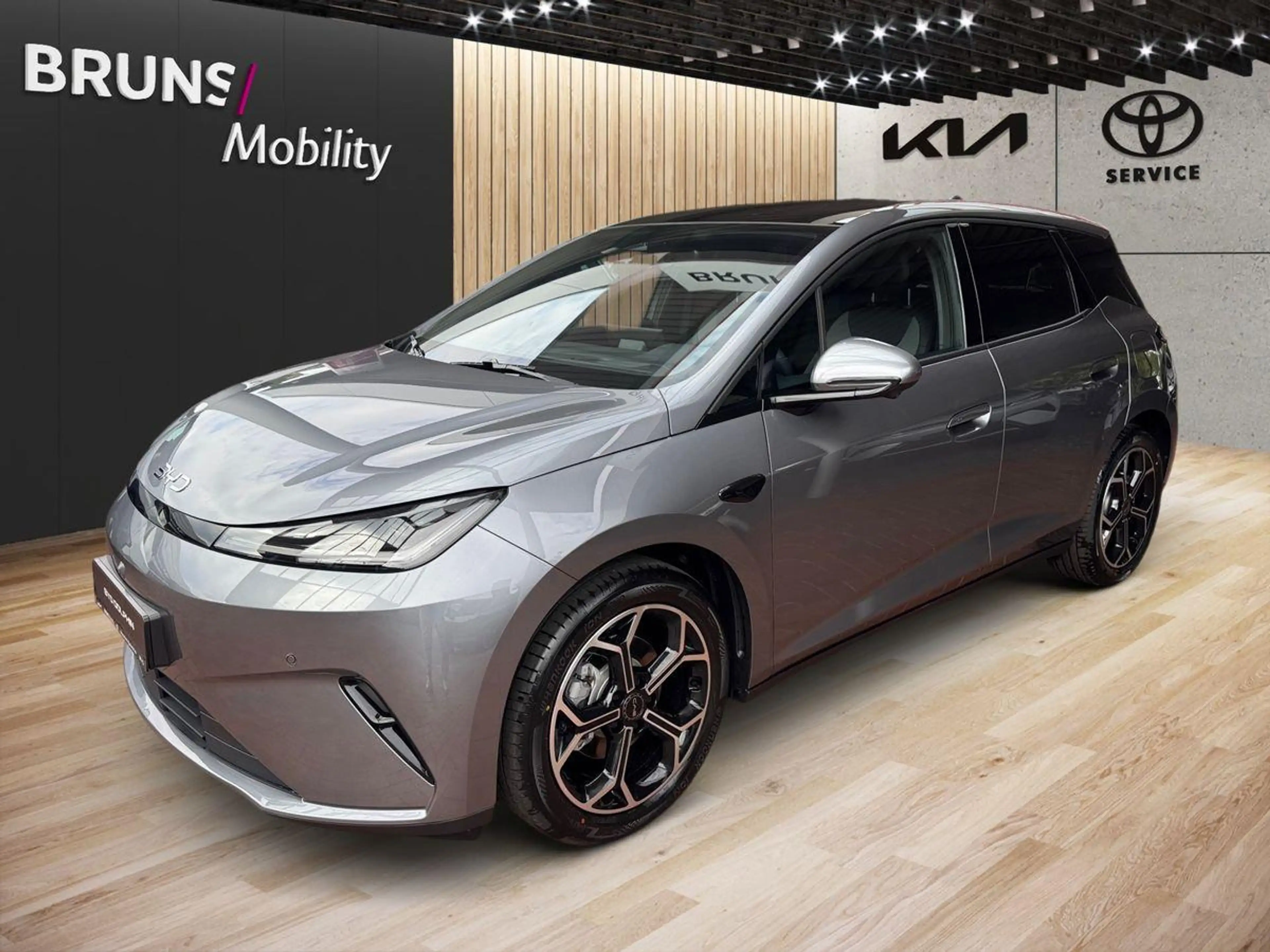 BYD Dolphin G 1.5 DM-i PHEV 156 kW Comfort — photo 2