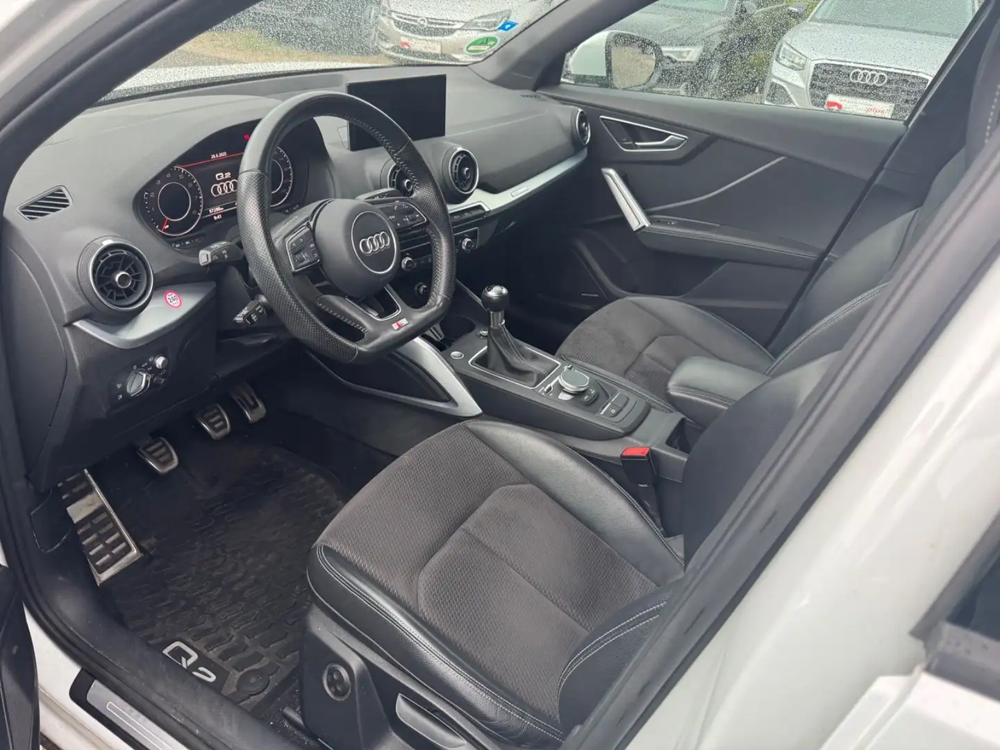 Audi Q2 sport S-line Panorama ACC Weiß - 2