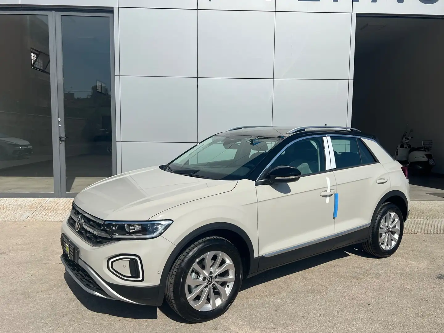 Volkswagen T-Roc 1.0 tsi Style possibilità noleggio no scoring Grey - 1