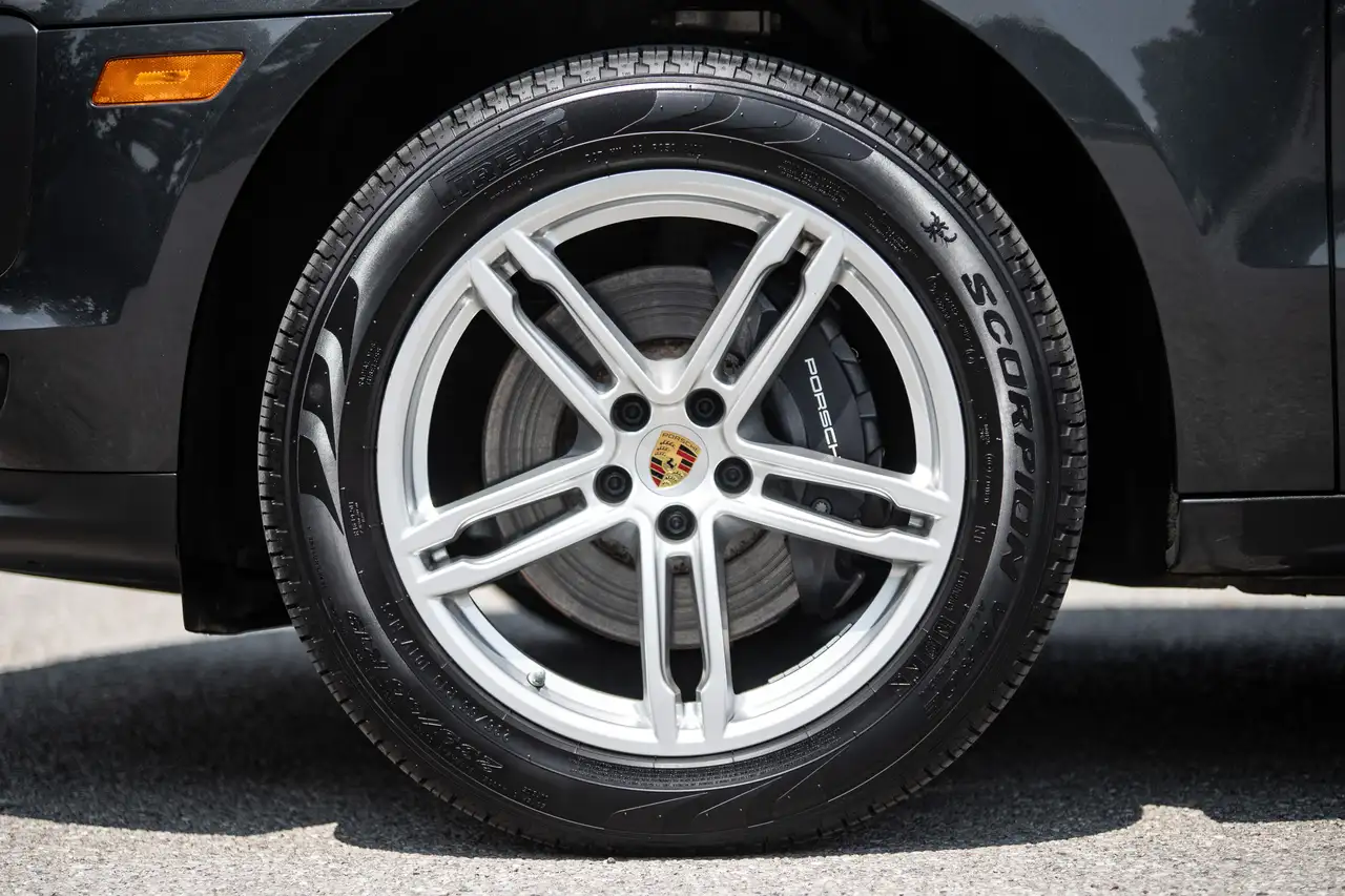 Porsche Macan снимка Porsche Macan