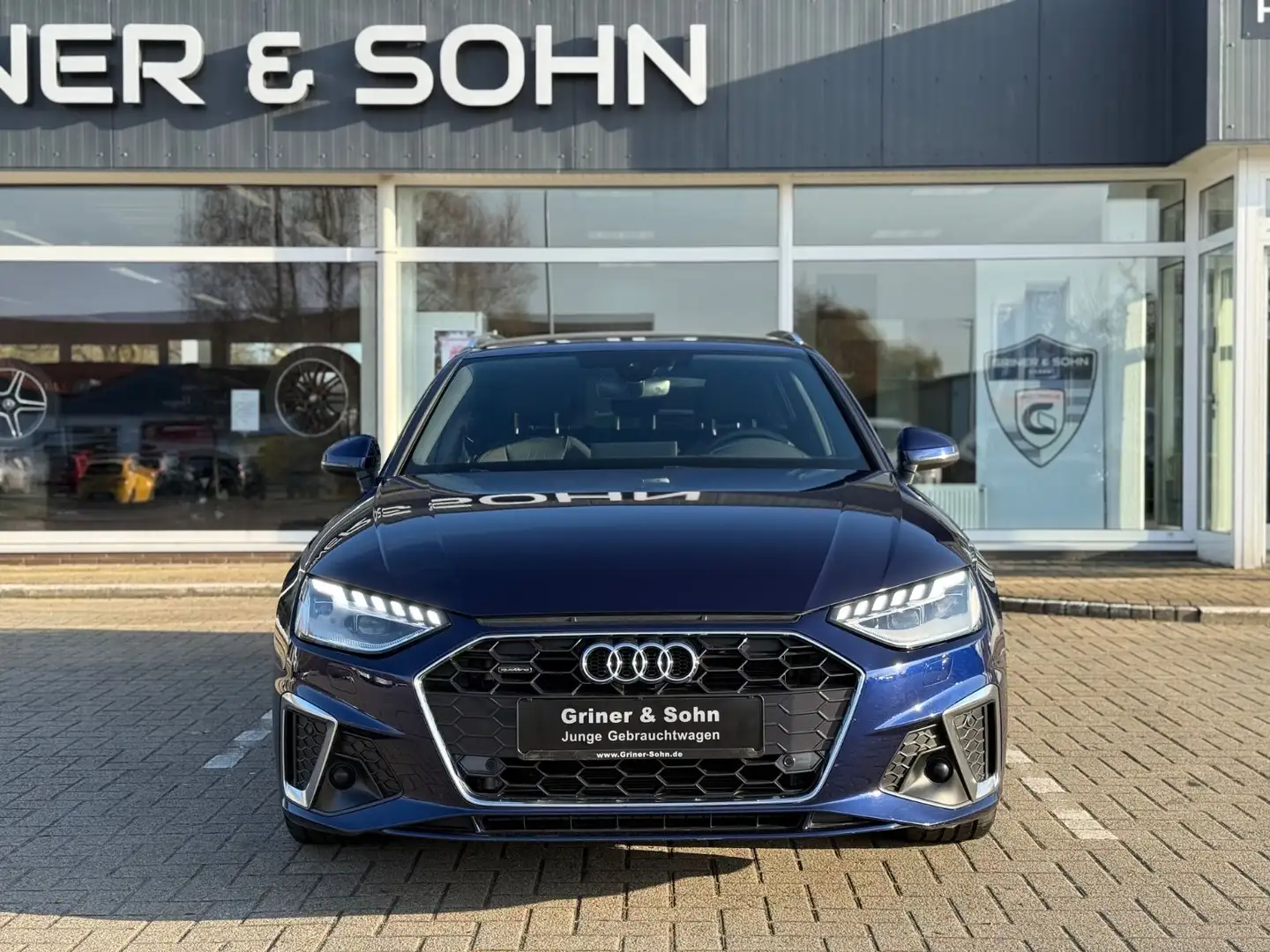 Audi A4 Avant 40 TDI Quattro. S Line,Matrix,R-Kam,ACC Blau - 2