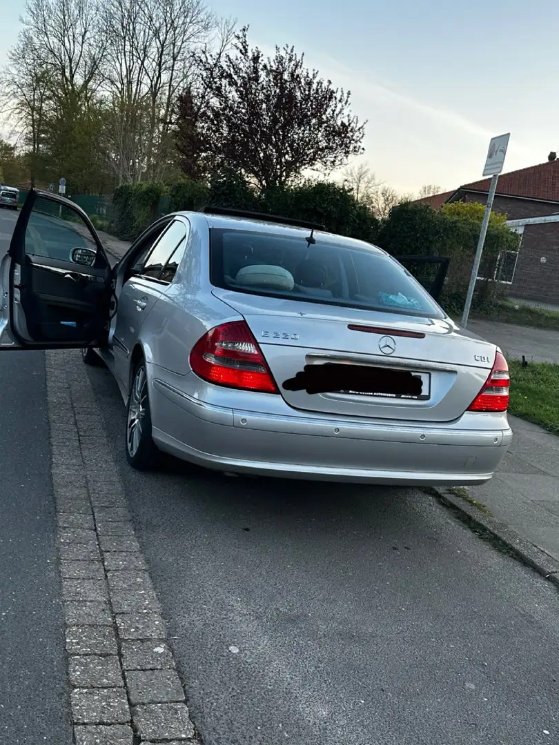 Mercedes-Benz E 220 E-Klasse Diesel CDI Avantgarde DPF Argent - 2