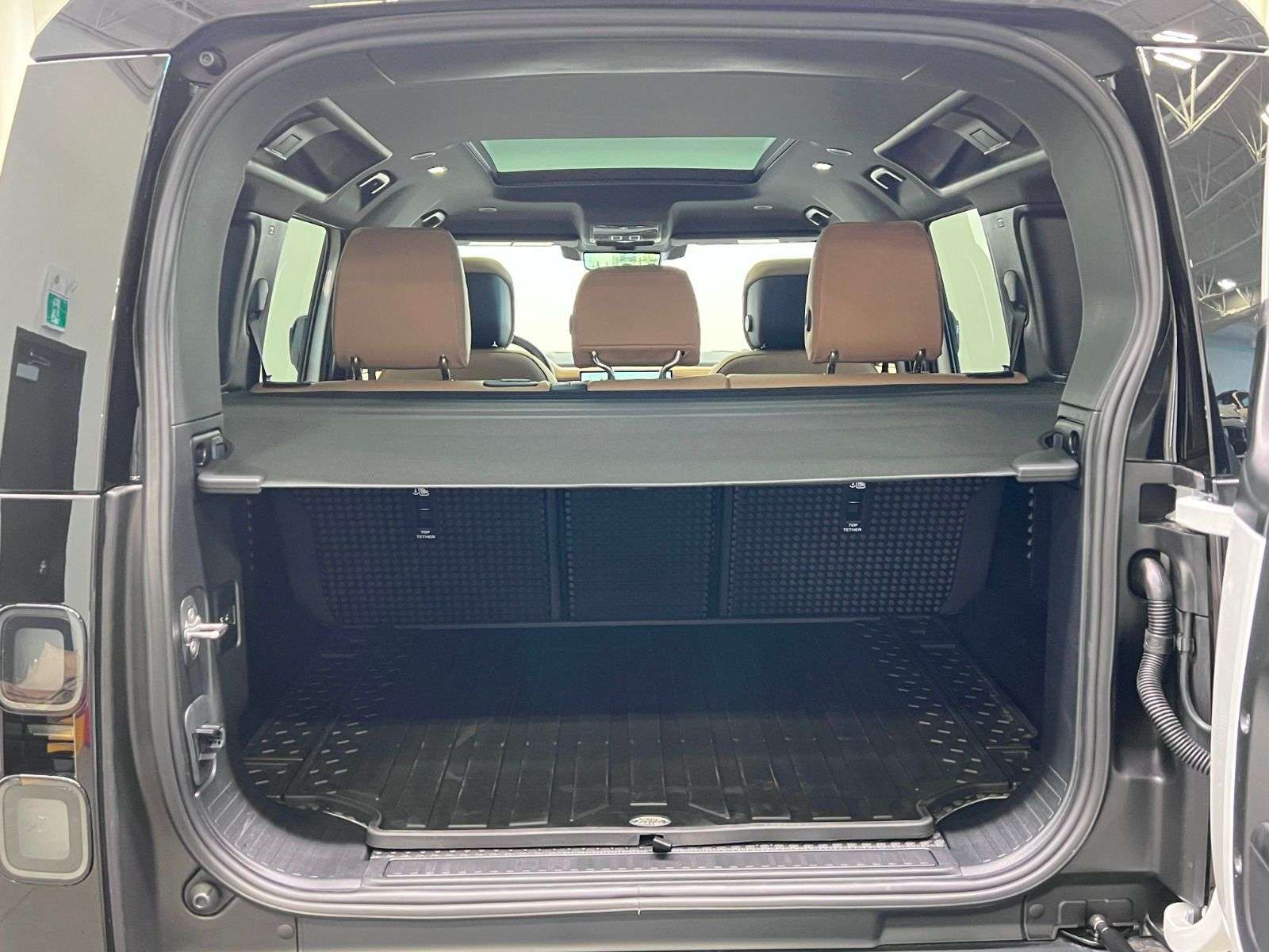 2026 Land Rover Defender 110 P300 S | LEASE FROM $899 PER MONTH thumb 15