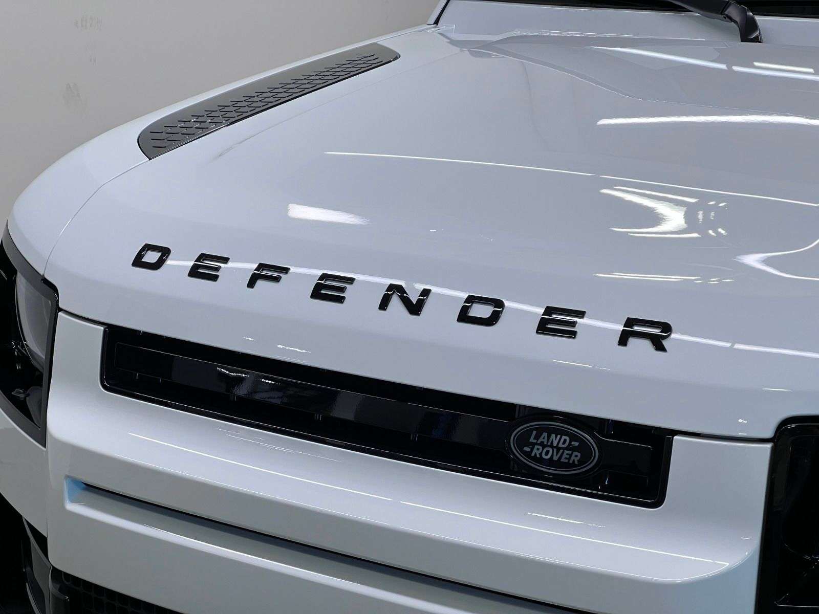 2026 Land Rover Defender 110 P300 S | LEASE FROM $899 PER MONTH thumb 10
