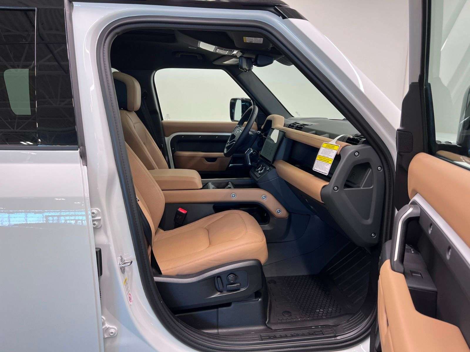 2026 Land Rover Defender 110 P300 S | LEASE FROM $899 PER MONTH alt 5