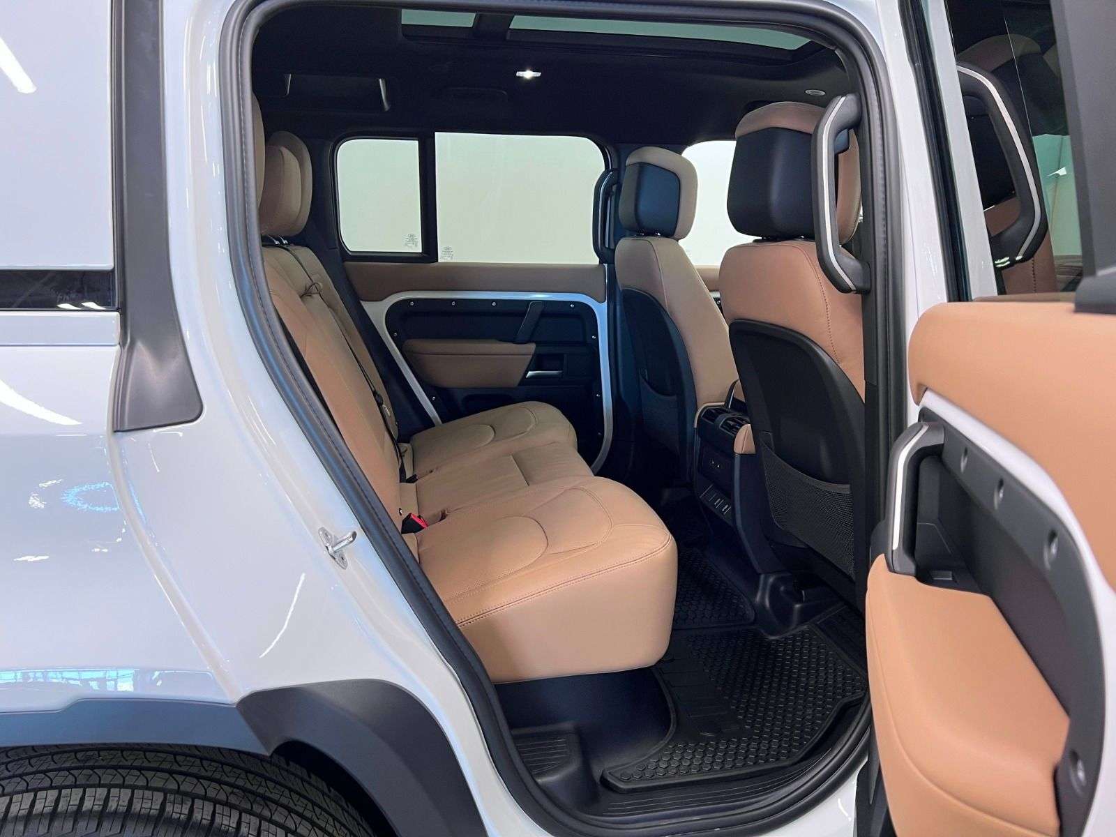 2026 Land Rover Defender 110 P300 S | LEASE FROM $899 PER MONTH thumb 23