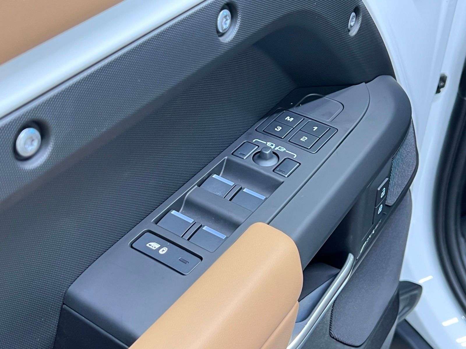 2026 Land Rover Defender 110 P300 S | LEASE FROM $899 PER MONTH thumb 28