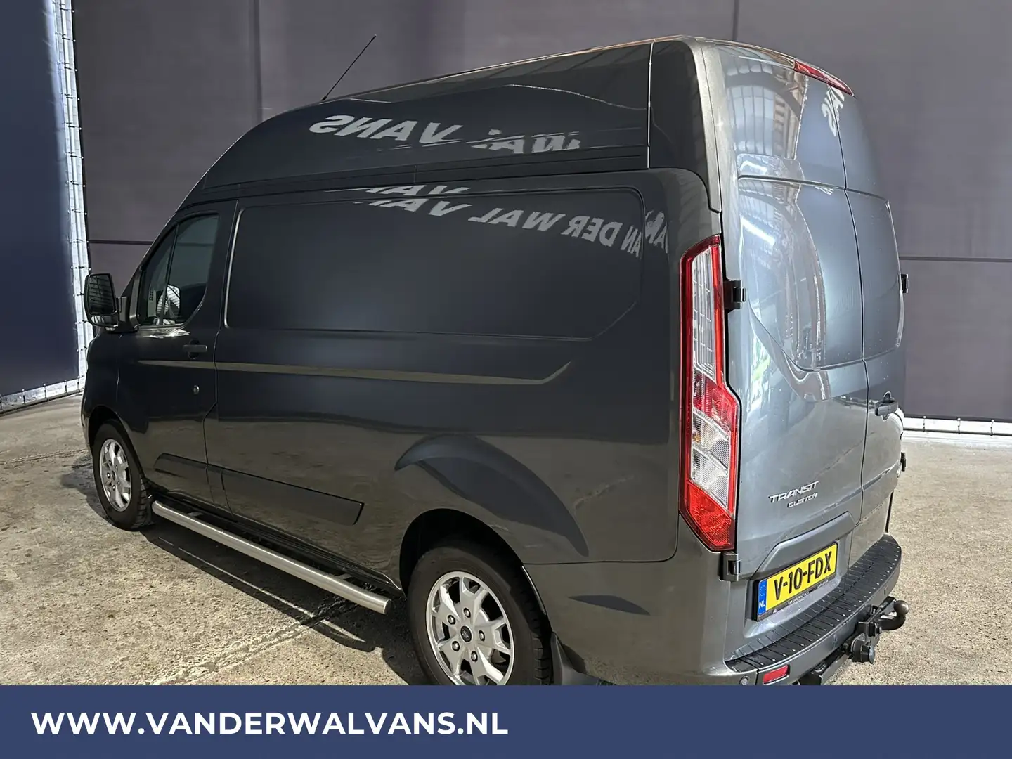 Ford Transit Custom 2.0 TDCI 131pk L1H2 Euro6 Airco | Cruiscontrol | 2 Grijs - 2