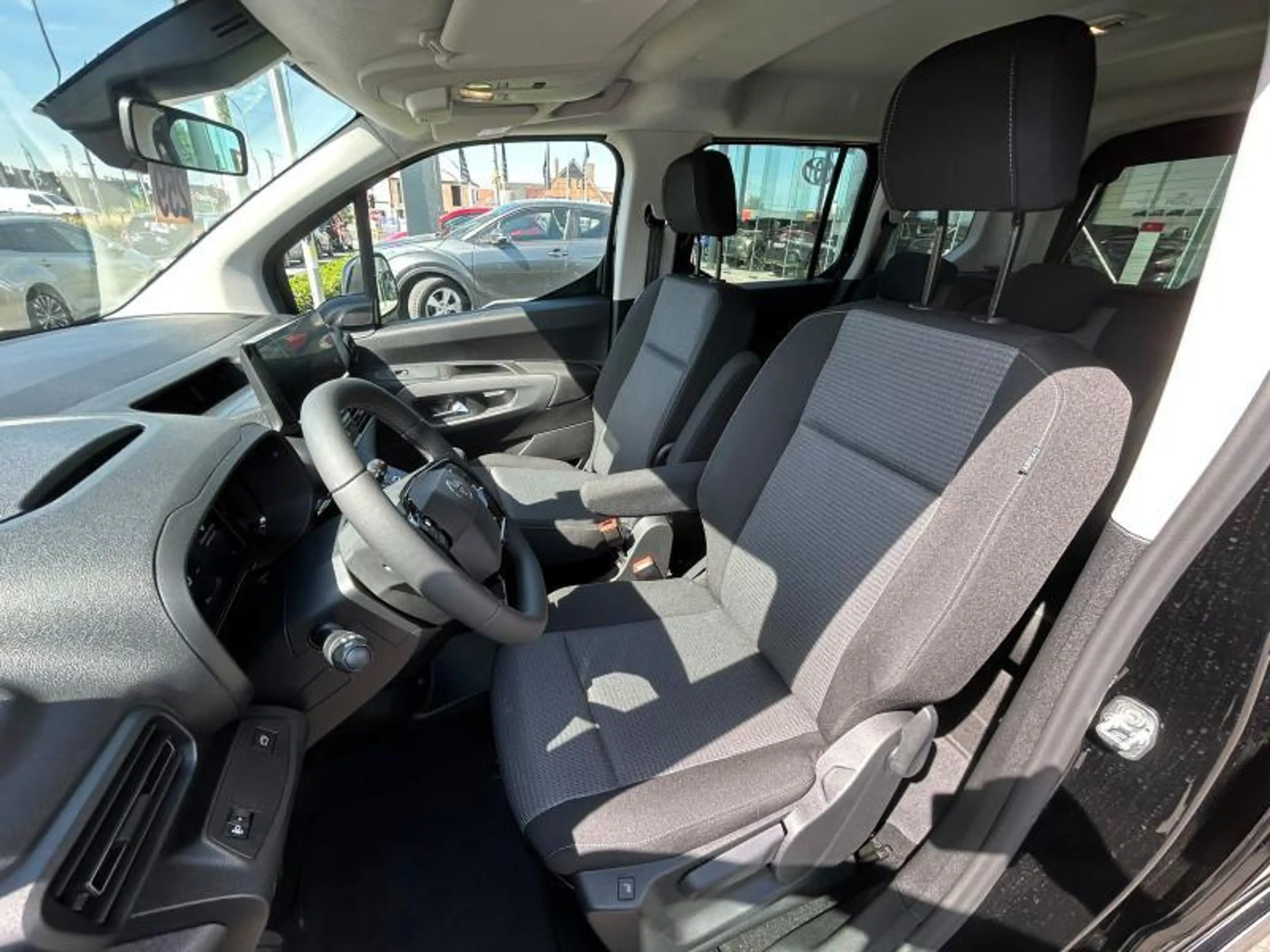 Toyota Verso 1.2B MT SWB FAMILY — photo 8