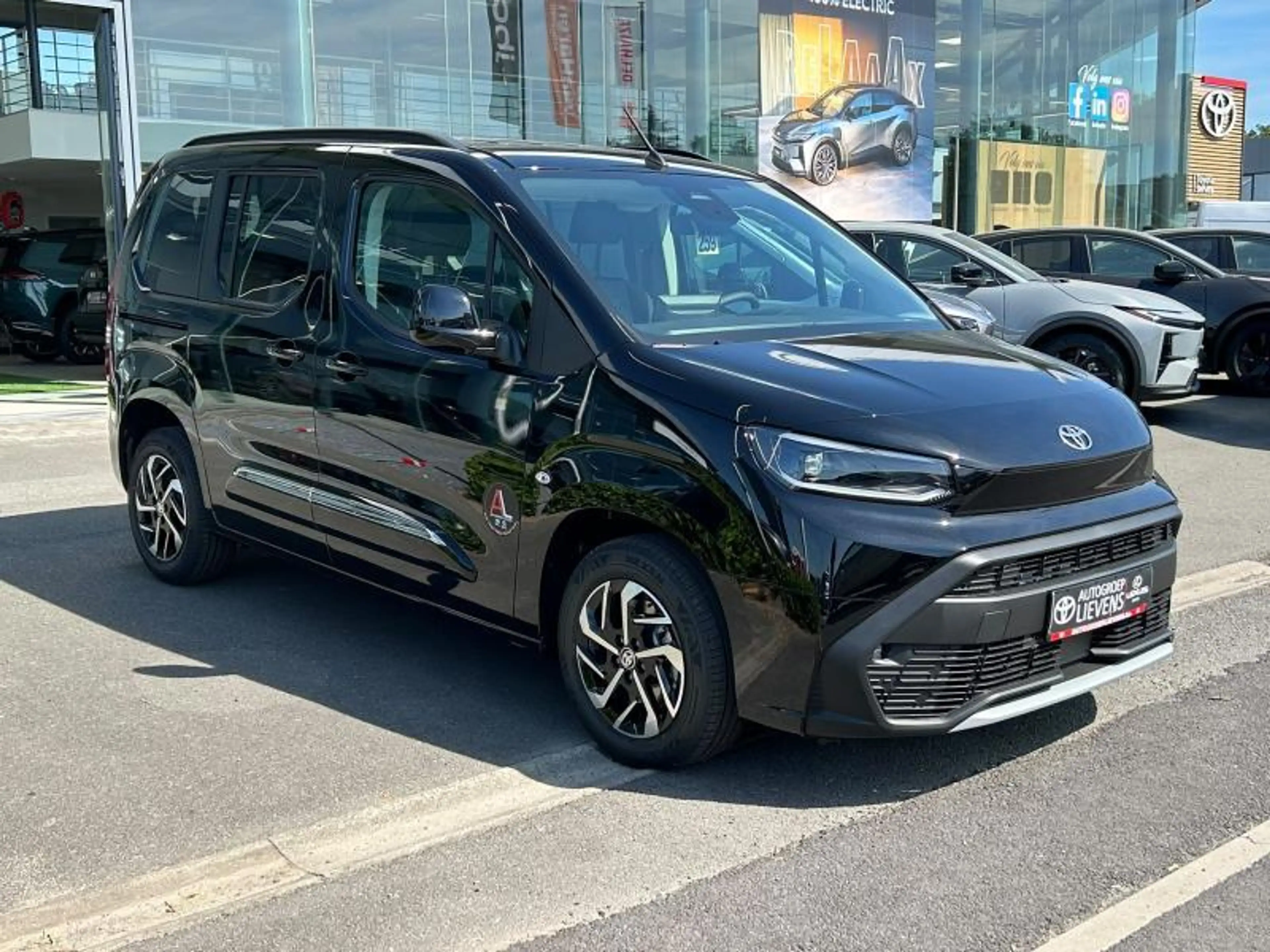Toyota Verso 1.2B MT SWB FAMILY — photo 3
