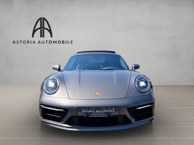 Porsche 911 view 2