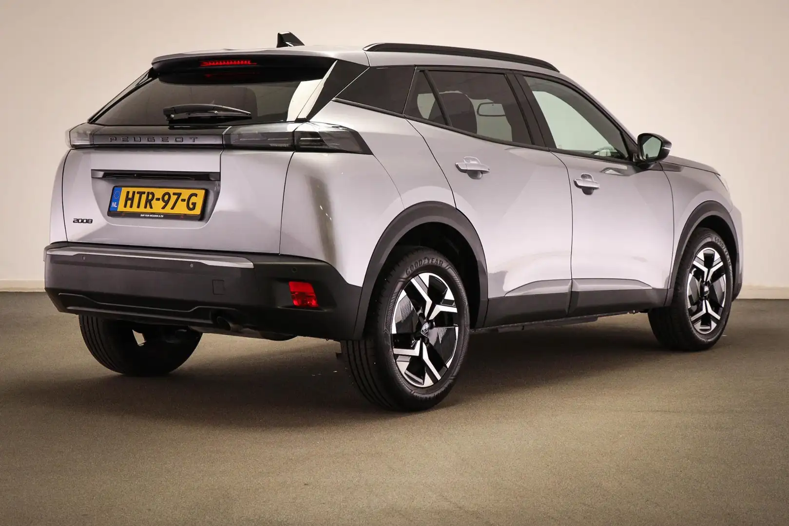 Peugeot 2008 1.2 PureTech 100 Allure | NAVIGATIE PACK | DAB | A Grau - 2