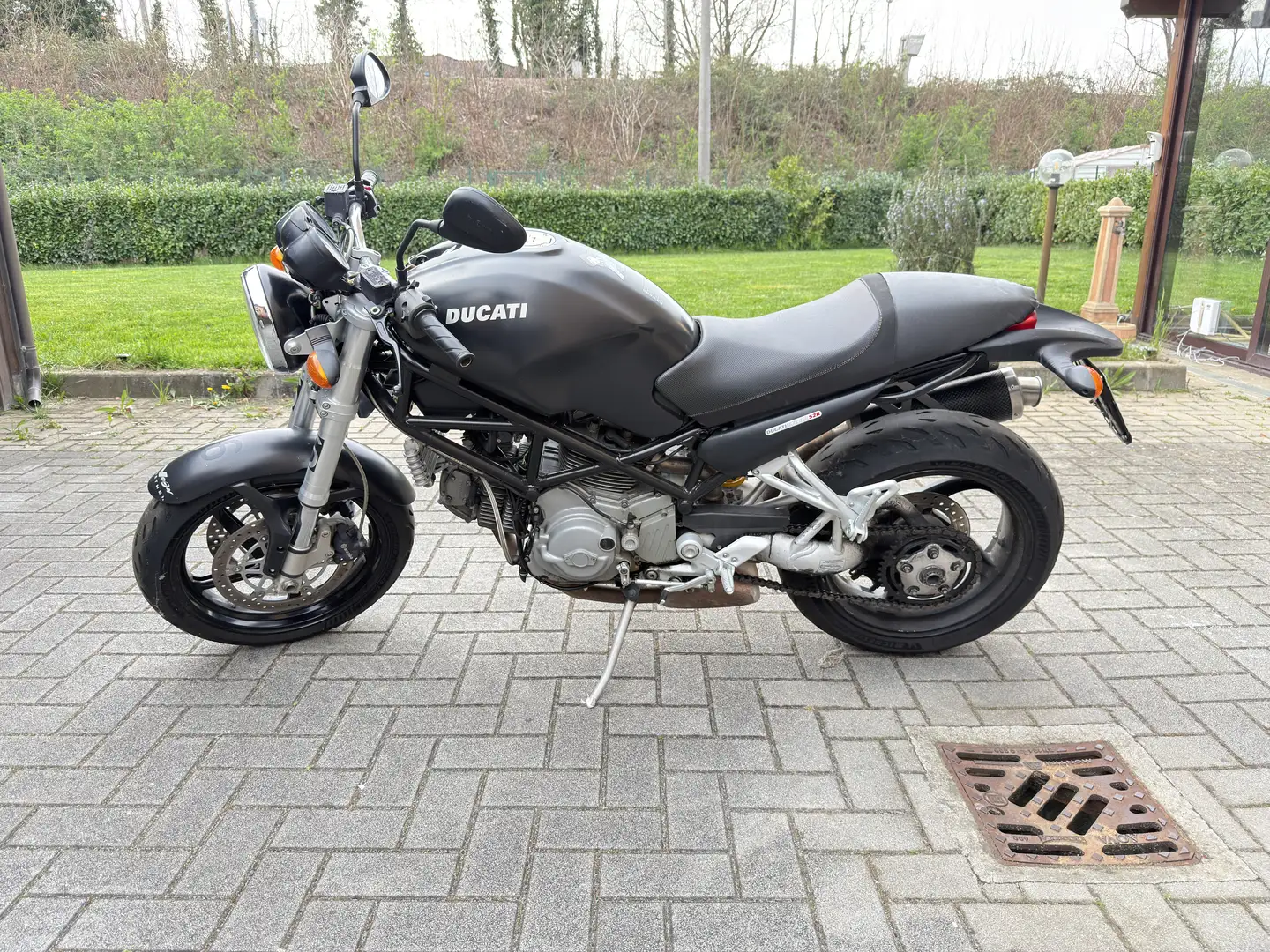 Ducati Monster 800 - 1