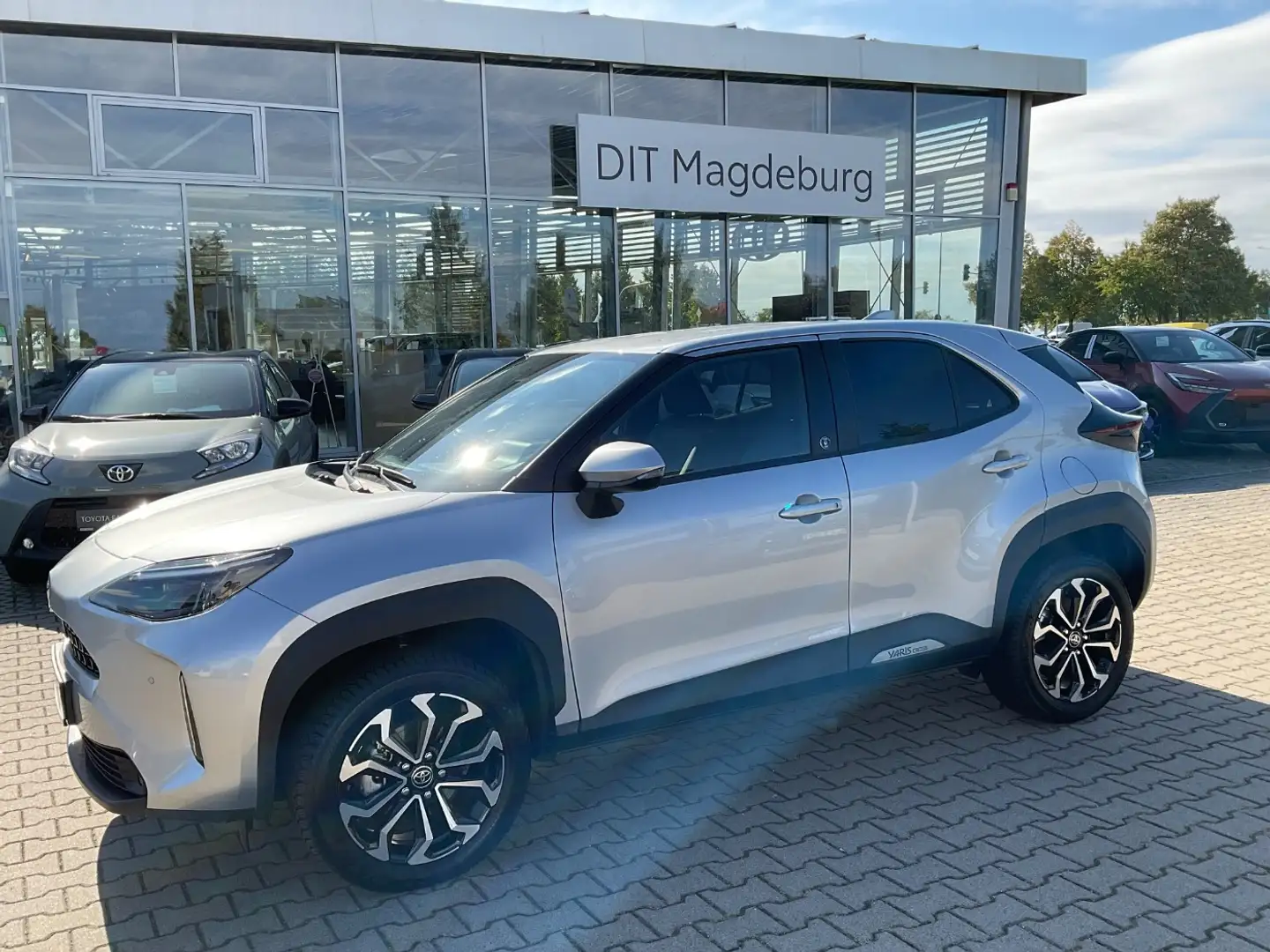 Toyota Yaris Cross 1.5 Team D ACC+Fernlichtass.+KlimaA Silber - 2