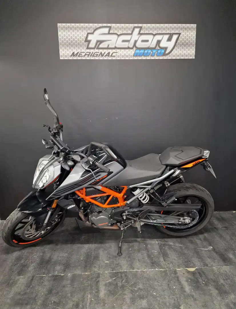 KTM 125 Duke - 1