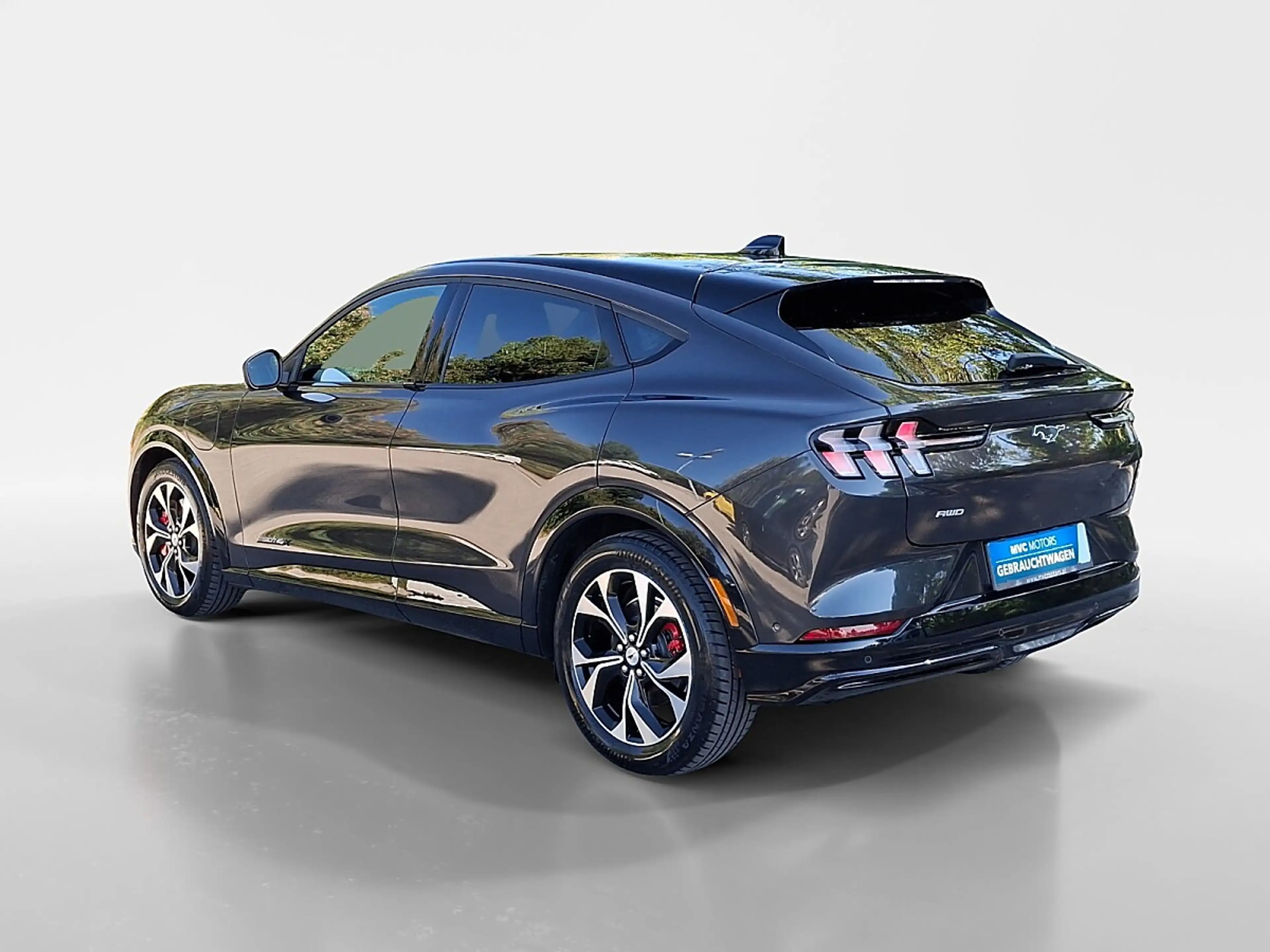 Ford Mustang Mach-E AWD Elektro Extended Range — photo 3