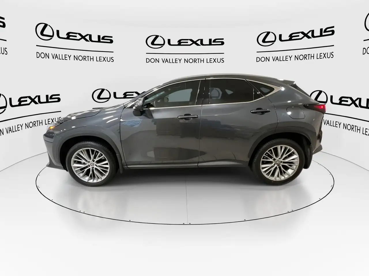 Lexus NX снимка Lexus NX