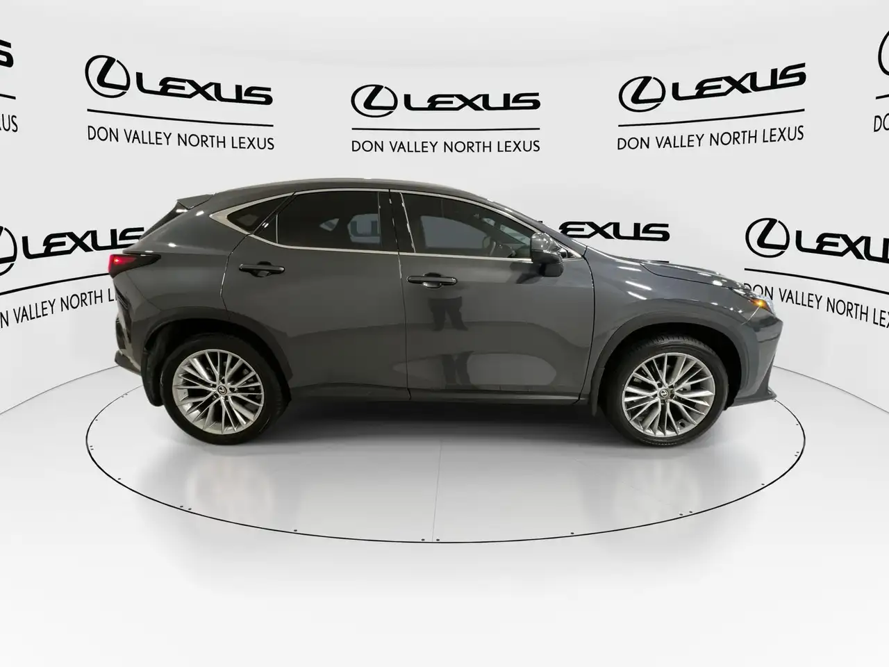 Lexus NX снимка Lexus NX