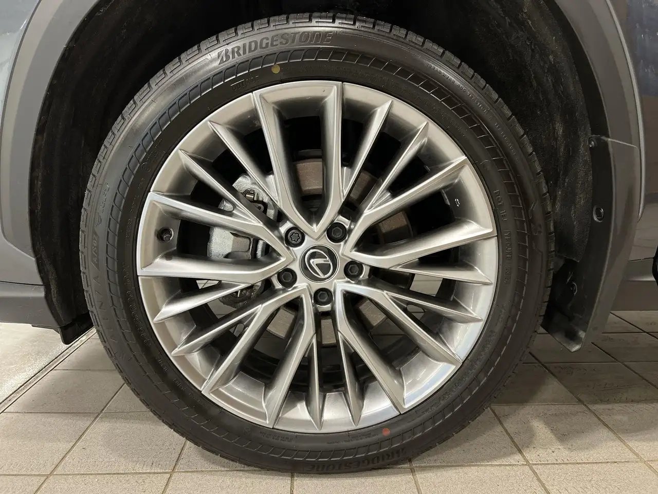 Lexus NX снимка Lexus NX