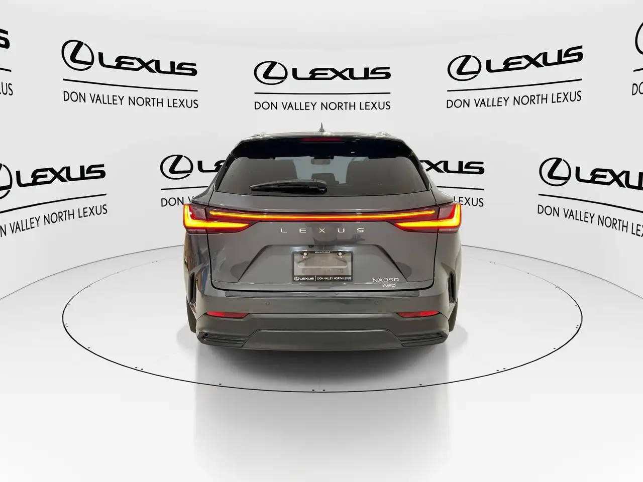 Lexus NX снимка Lexus NX