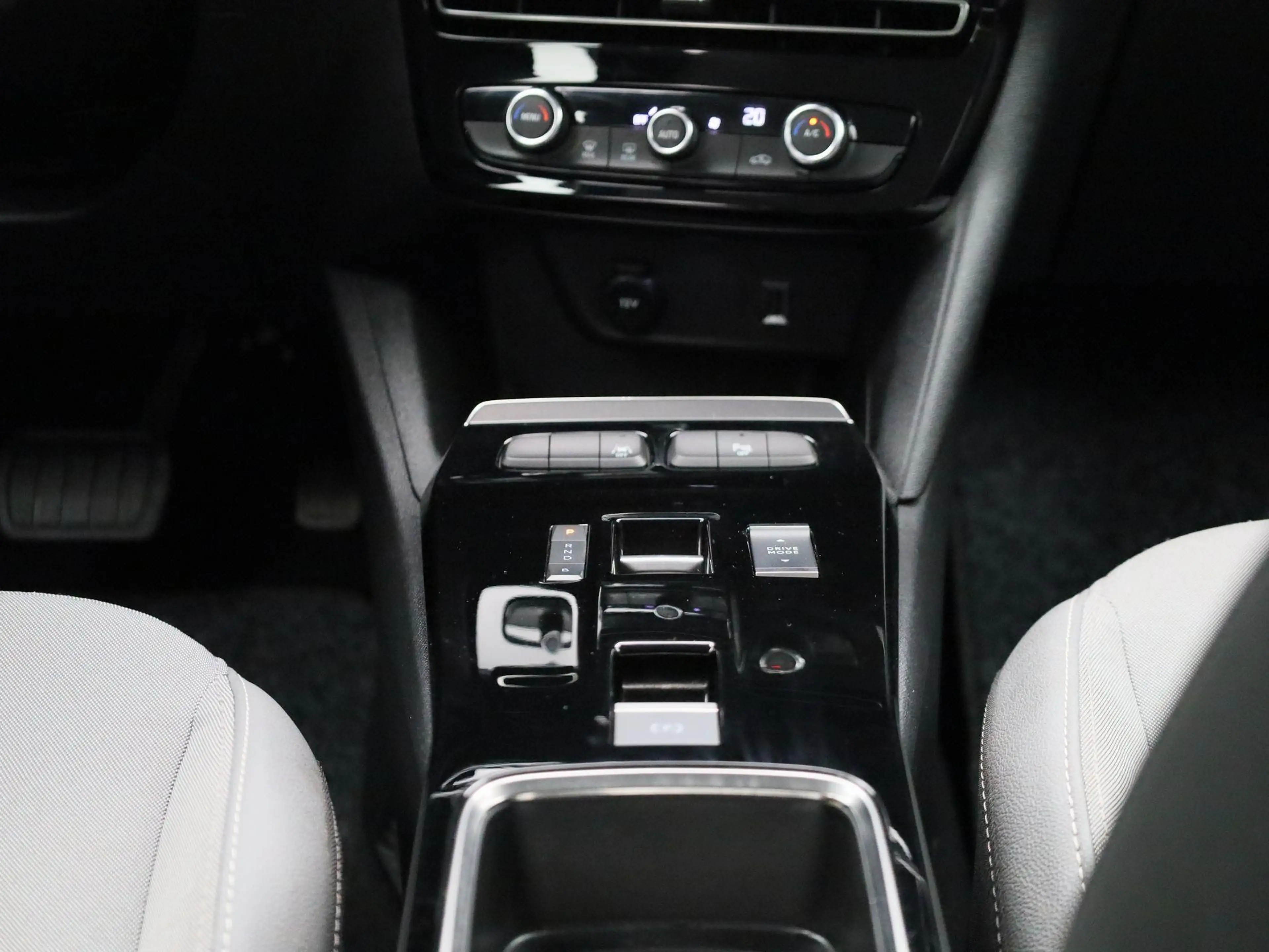 Opel Mokka-E BEV 50kWh e-Elegance 97,9% SOH | LED | CAMERA | CA — photo 10