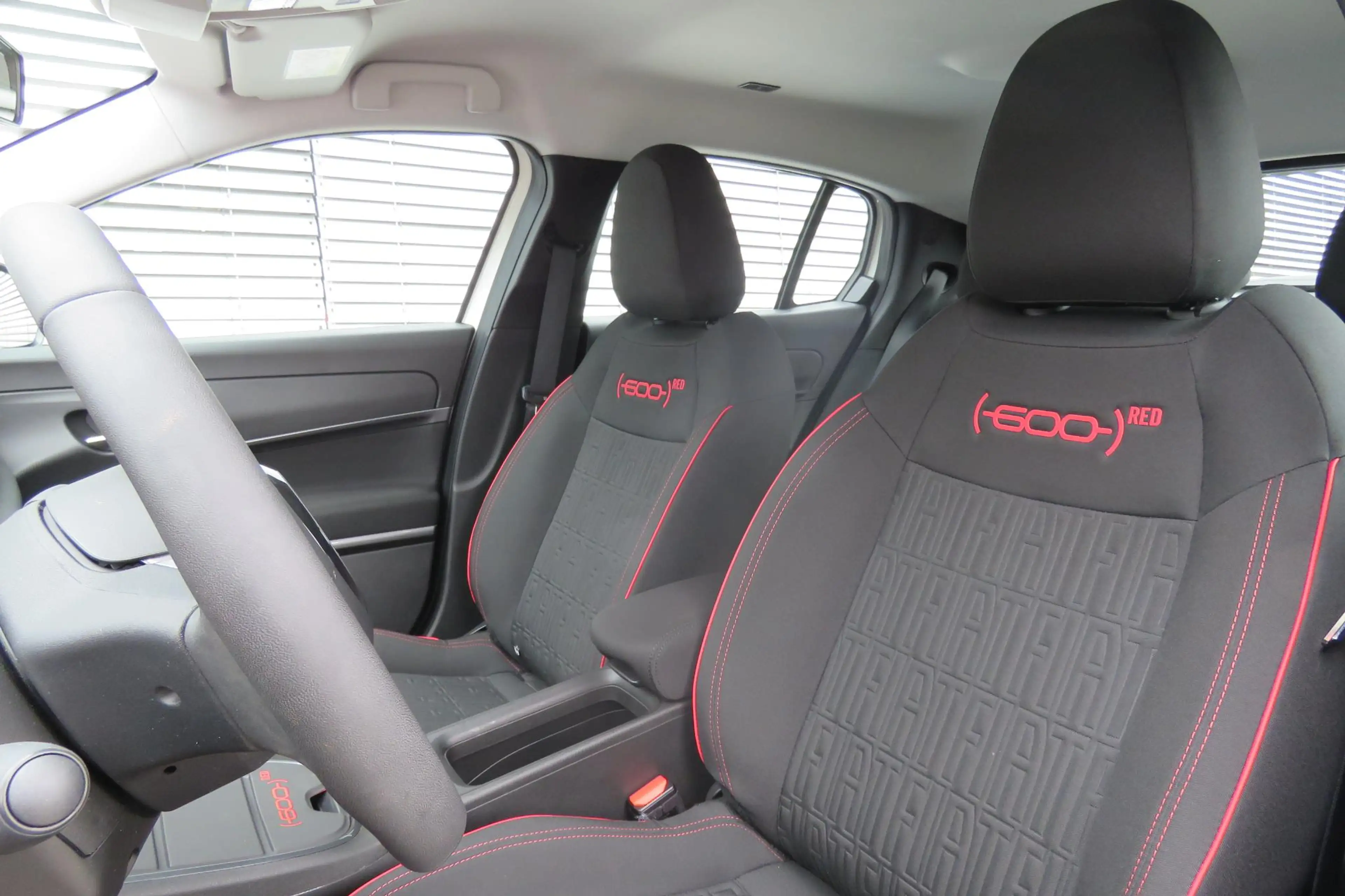 Fiat 600e RED 54 kWh | Apple Carplay / Android Auto | LED | — photo 10