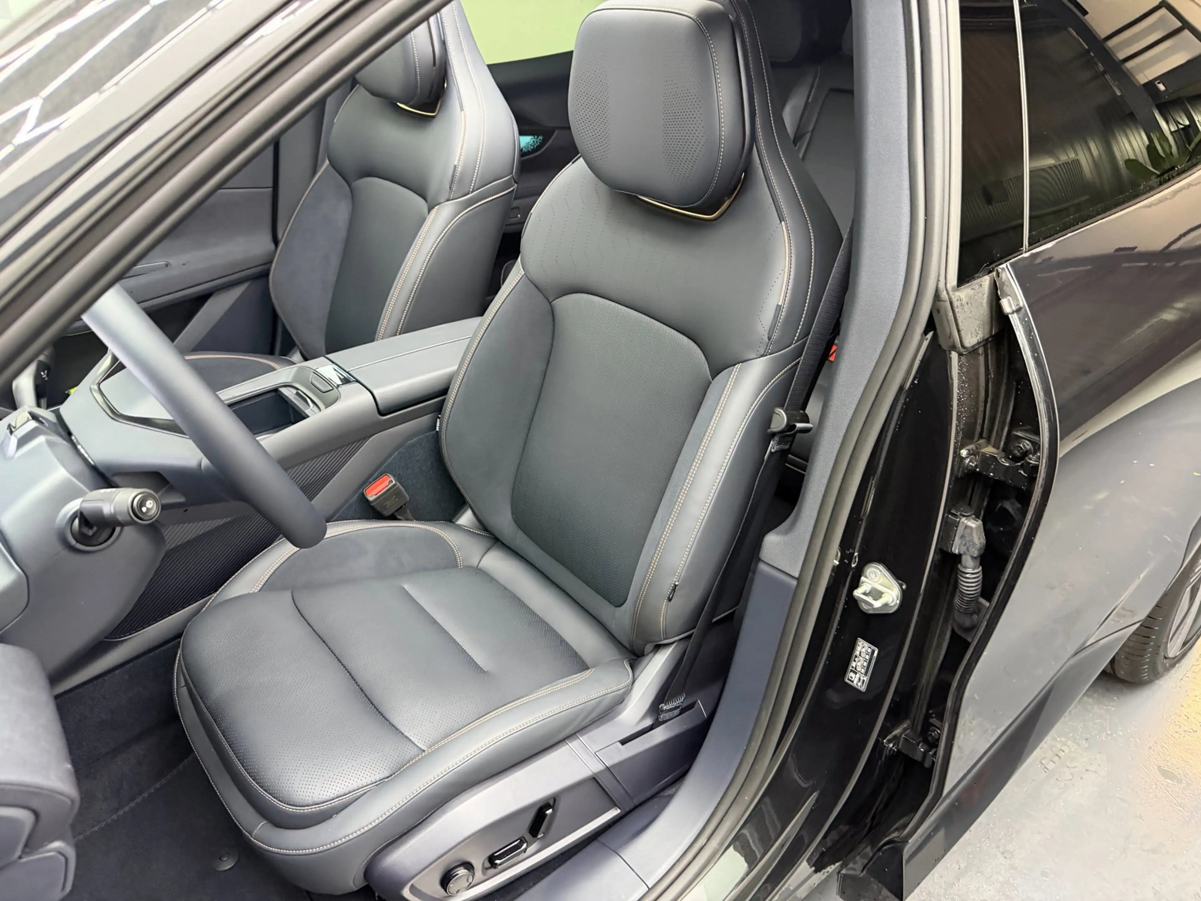 Lynk & Co 08 1.5 More - 200km Elektrisch - Pano - Harman Kardon — photo 10