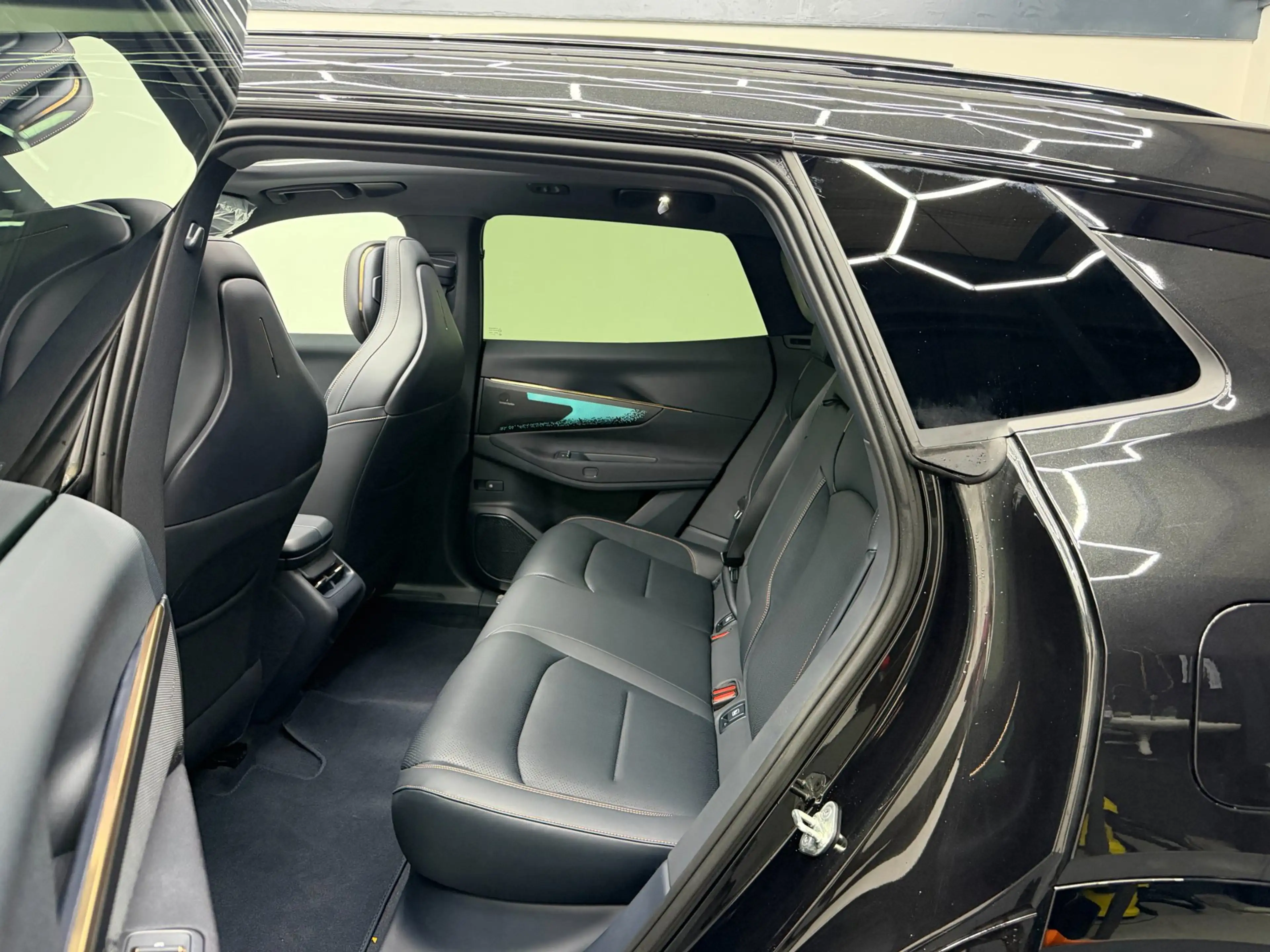 Lynk & Co 08 1.5 More - 200km Elektrisch - Pano - Harman Kardon — photo 20