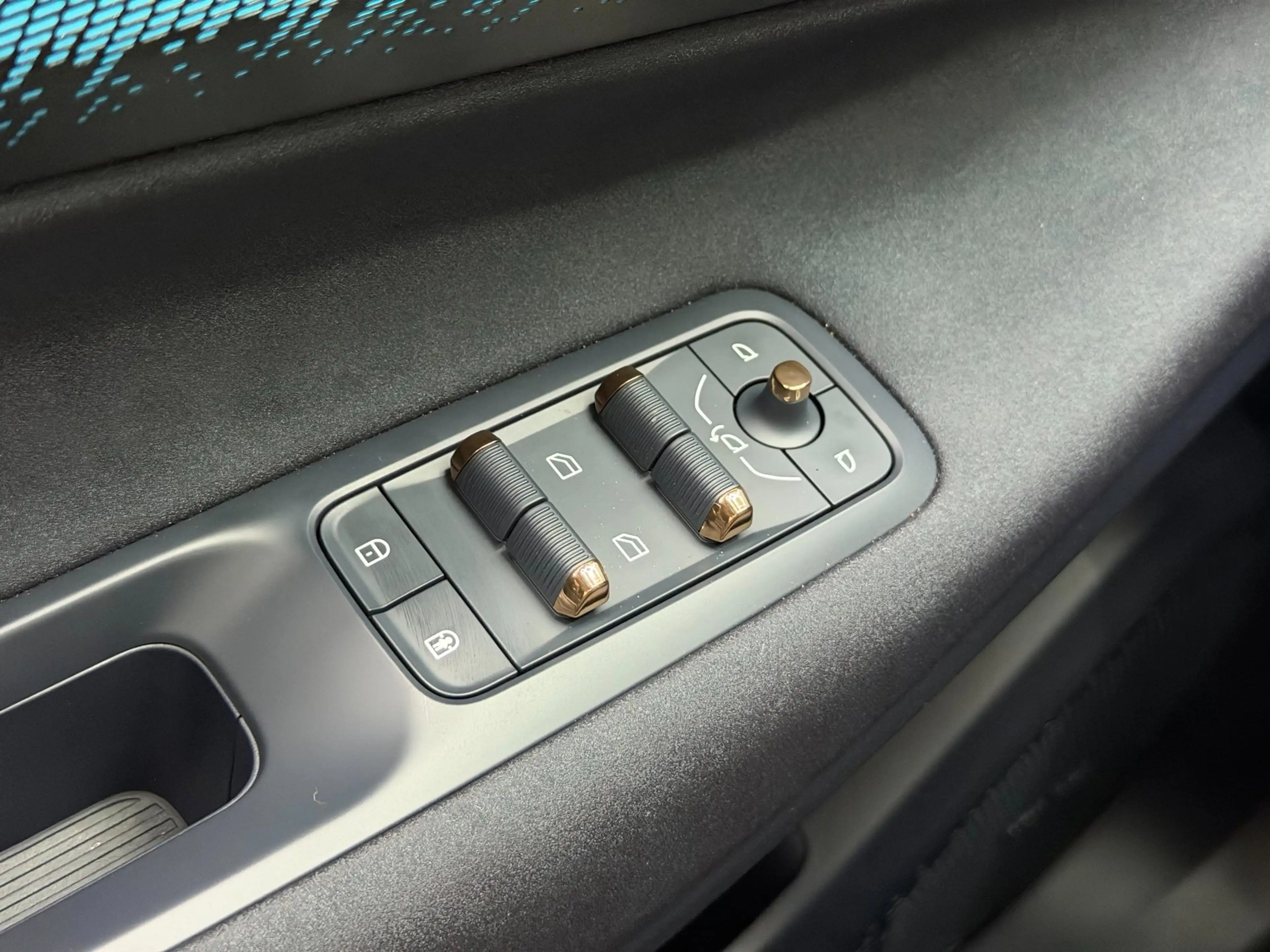 Lynk & Co 08 1.5 More - 200km Elektrisch - Pano - Harman Kardon — photo 45