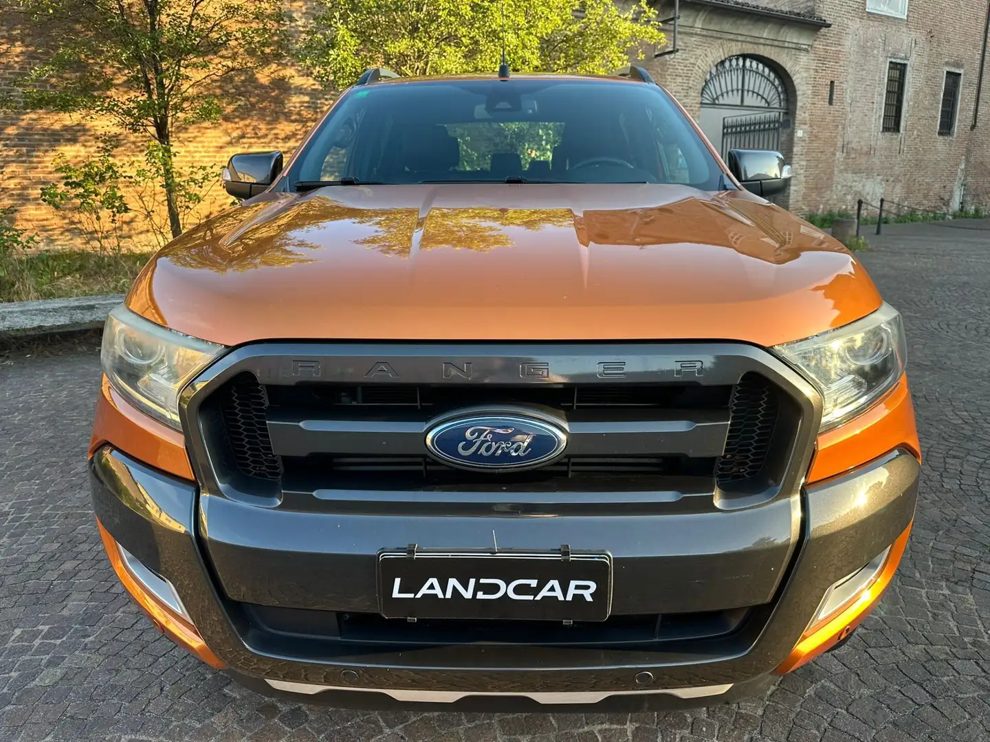 Ford Ranger 2.2 TDCi 160CV aut. DC Wildtrak Arancione - 2