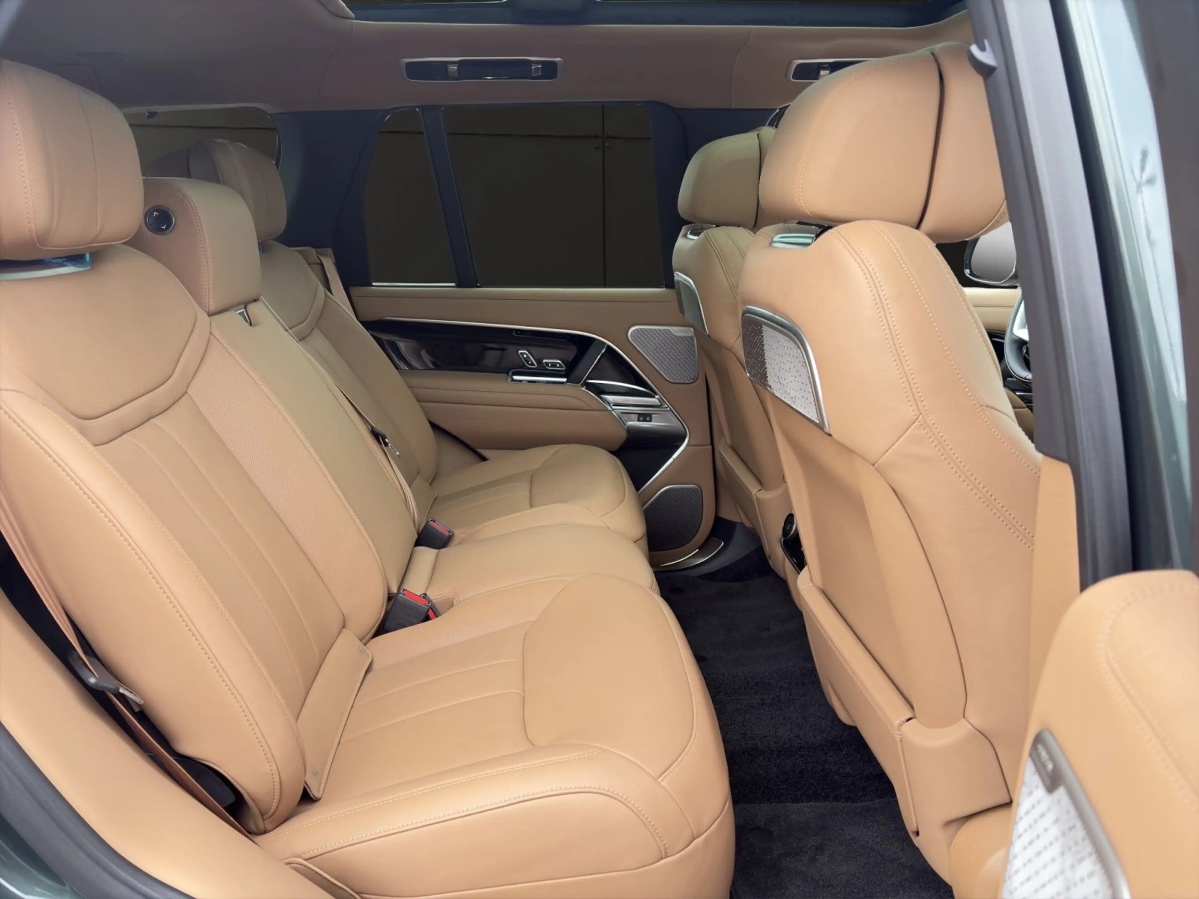 Land Rover Range Rover SWB 3.0 Plug-in Hybrid P550e Autobio — photo 8