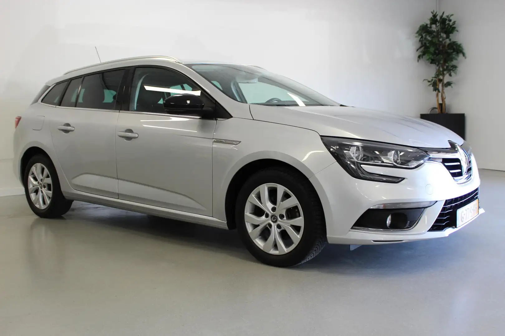 Renault Megane Estate 1.5 Blue dCi Limited | TREKHAAK | PDC-A | C Grijs - 2
