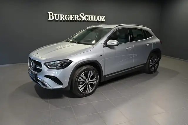 Mercedes-Benz GLA 250 e MULTI/MEM./VKA/DIST./WP/360/TW
