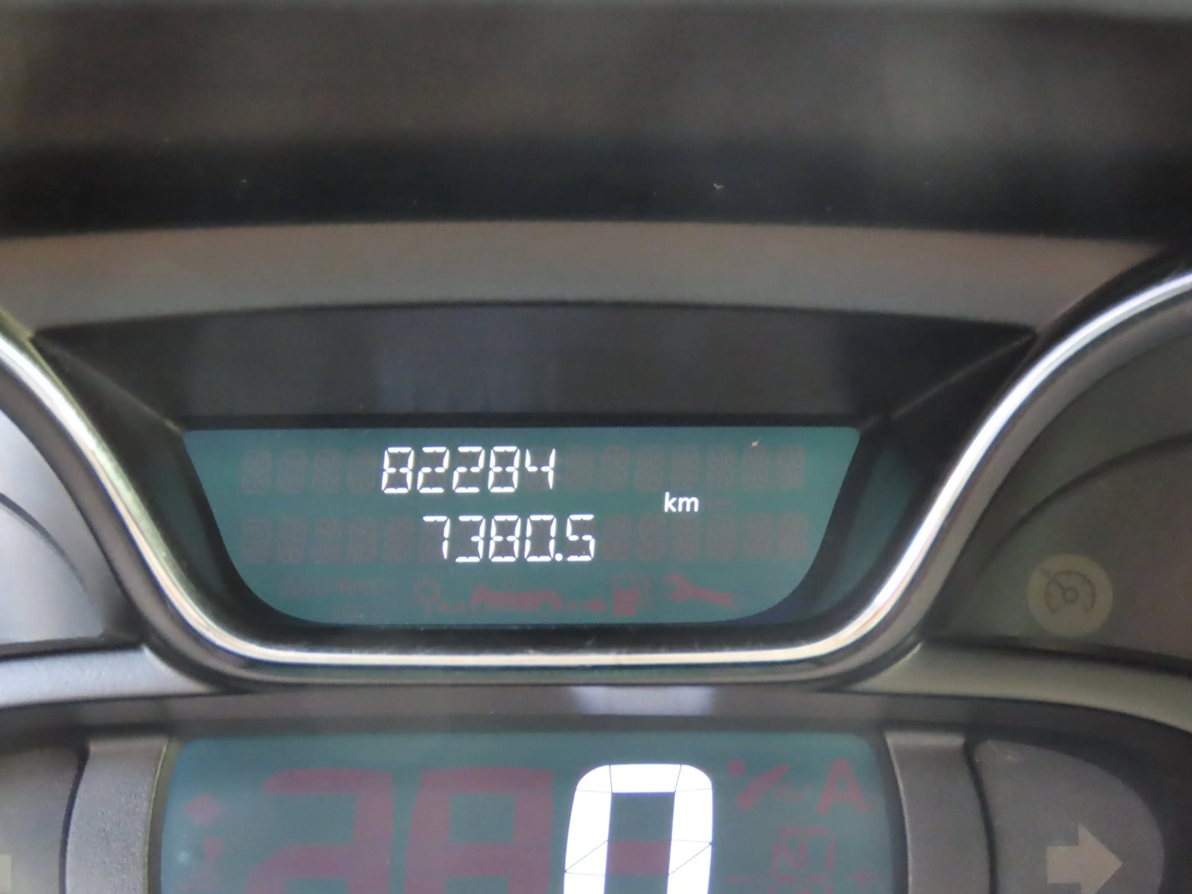 Renault Captur 0.9 TCe Expression — photo 21