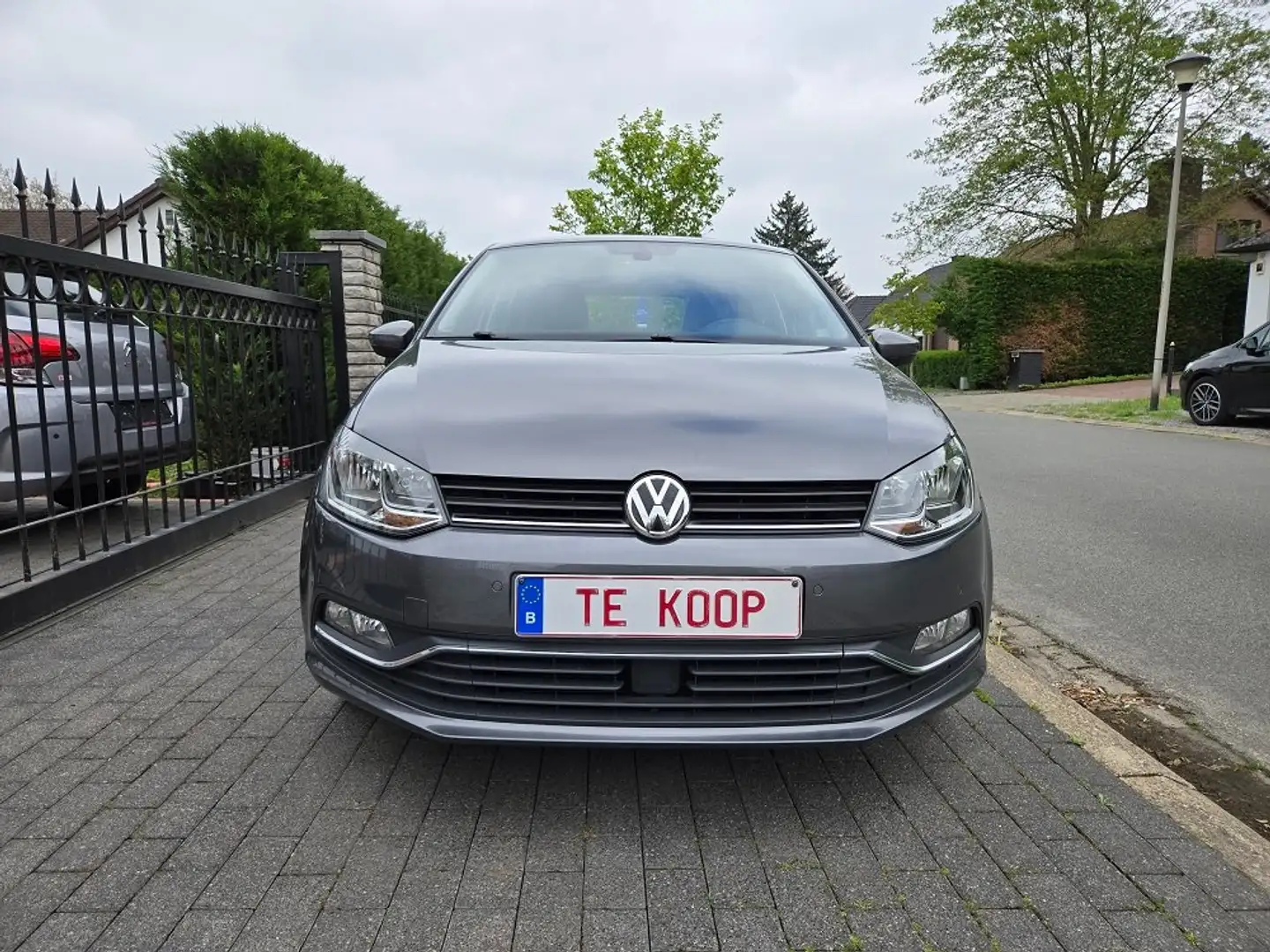 Volkswagen Polo 1.2 TSI Comfortline BMT Gris - 2