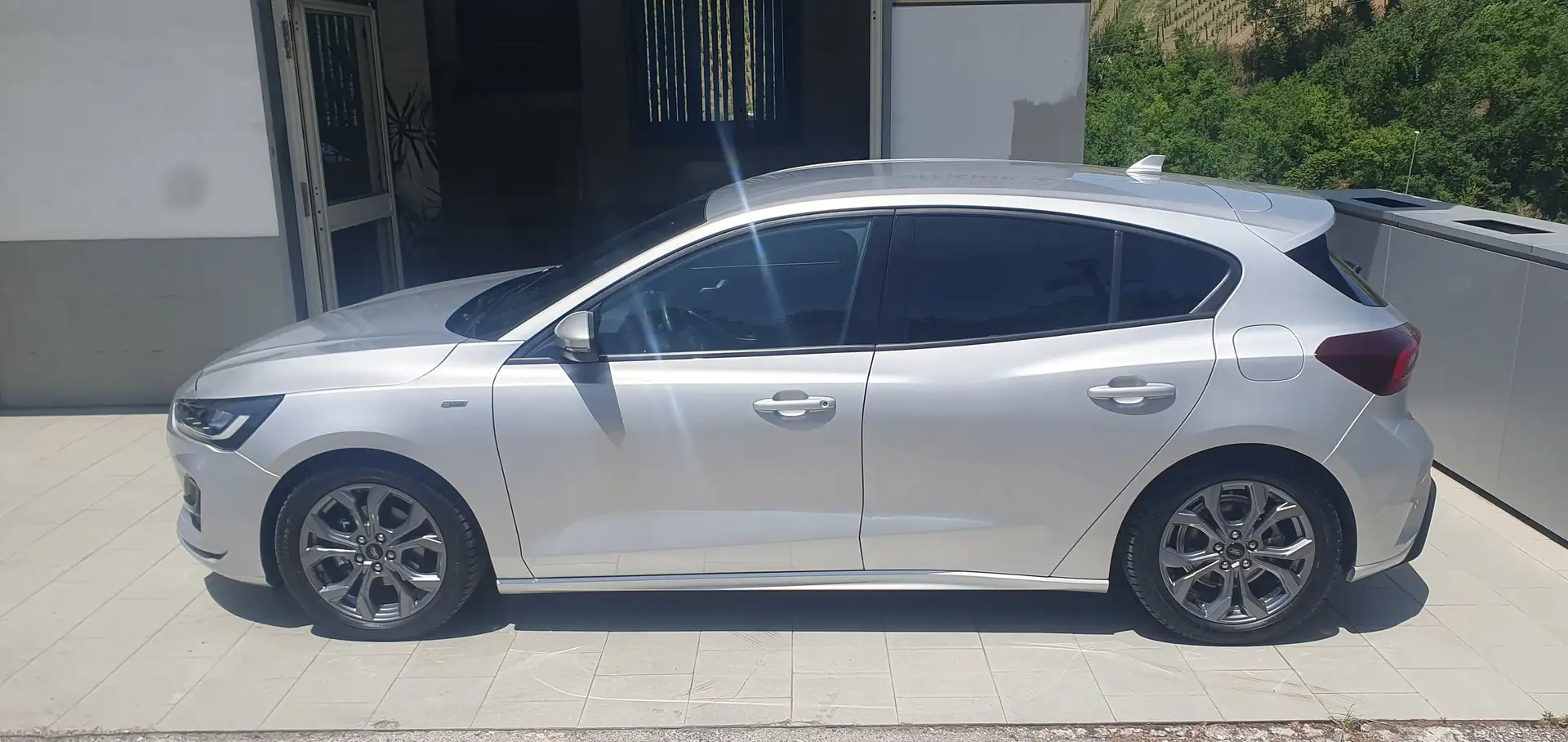 Ford Focus ST-Line 5p 1.5 EcoBlue 115cv Automatica 8M Argento - 1