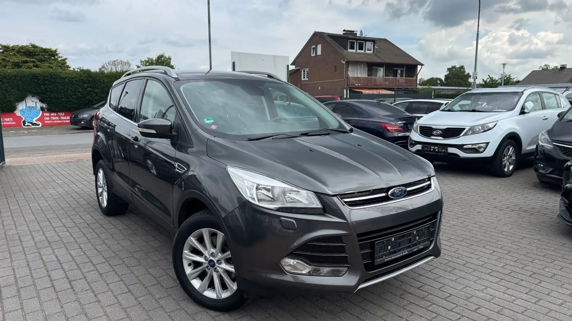 Ford Kuga Titanium 2.0 TDCI 4x4 | R.KAMERA| AUTOMATIK Grau - 1
