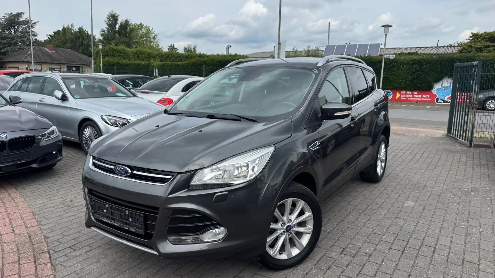 Ford Kuga Titanium 2.0 TDCI 4x4 | R.KAMERA| AUTOMATIK Grau - 2