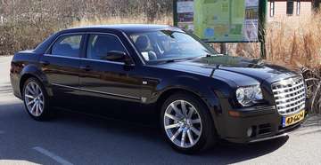 300C 6.1 V8 HEMI SRT-8