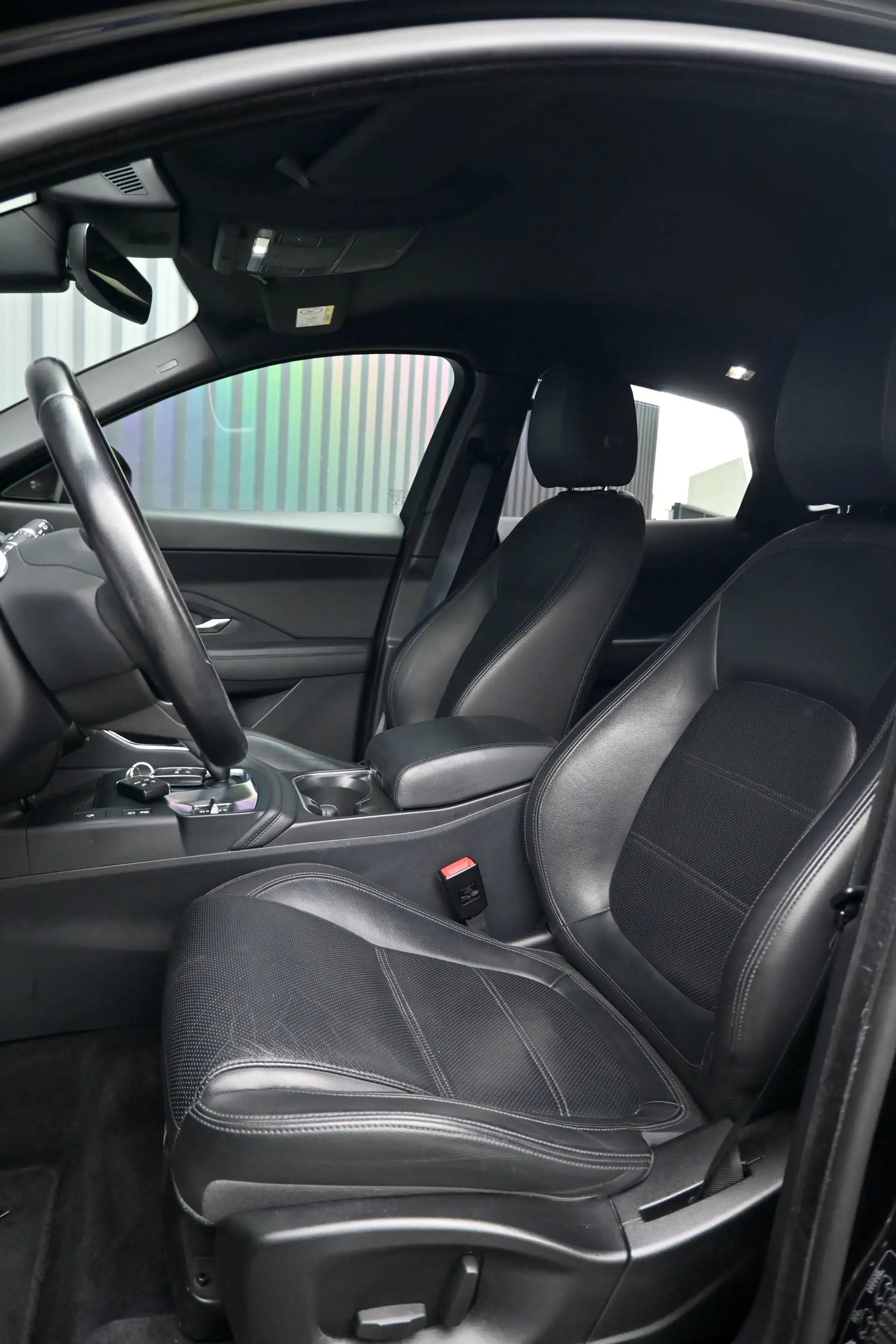 Jaguar E-Pace E-Pace 2.0 D AWD SE (EU6.2) — photo 12
