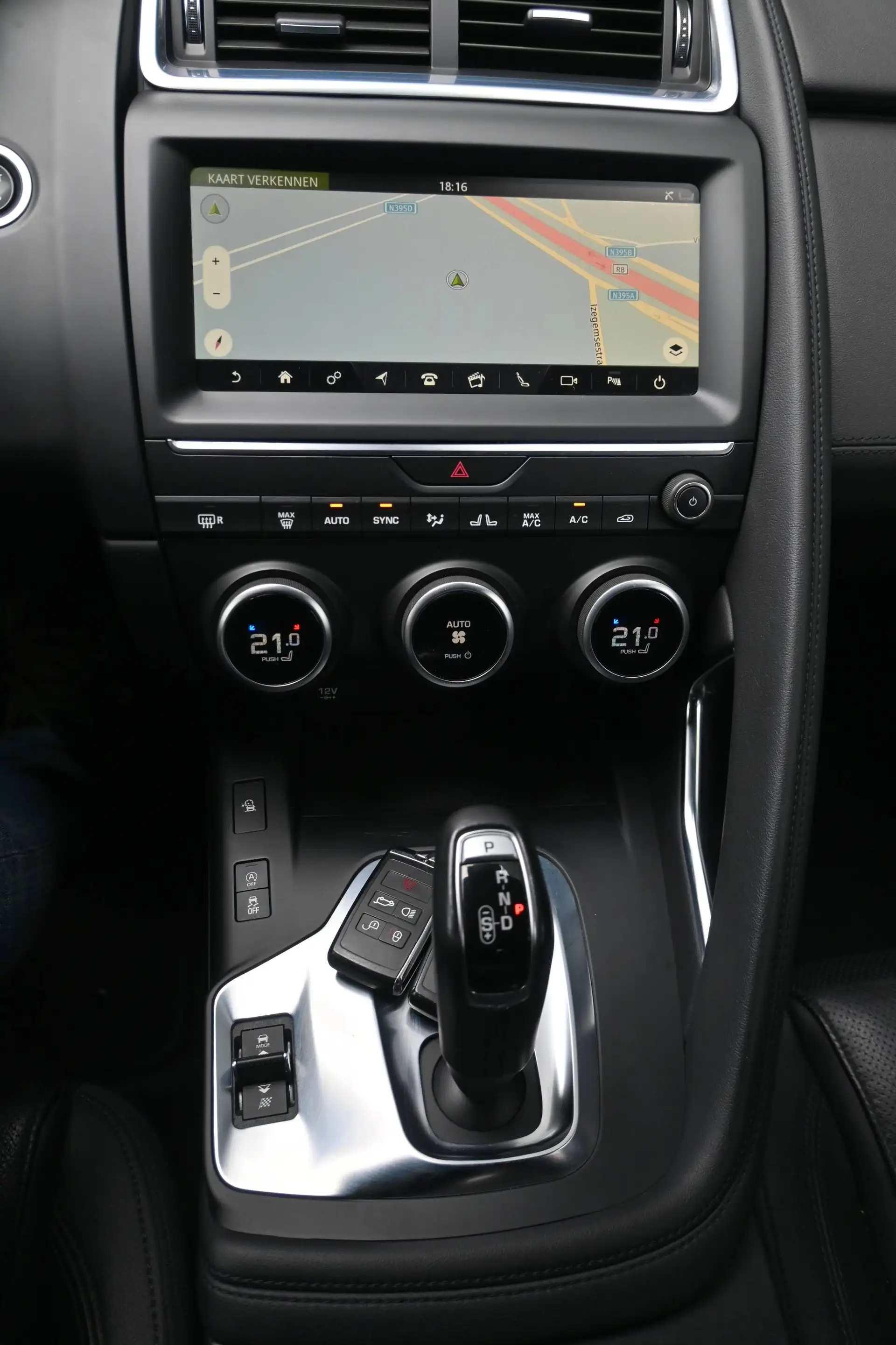 Jaguar E-Pace E-Pace 2.0 D AWD SE (EU6.2) — photo 15