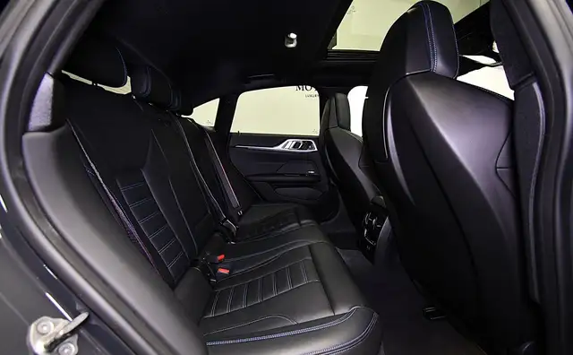 BMW 4 Series view 9