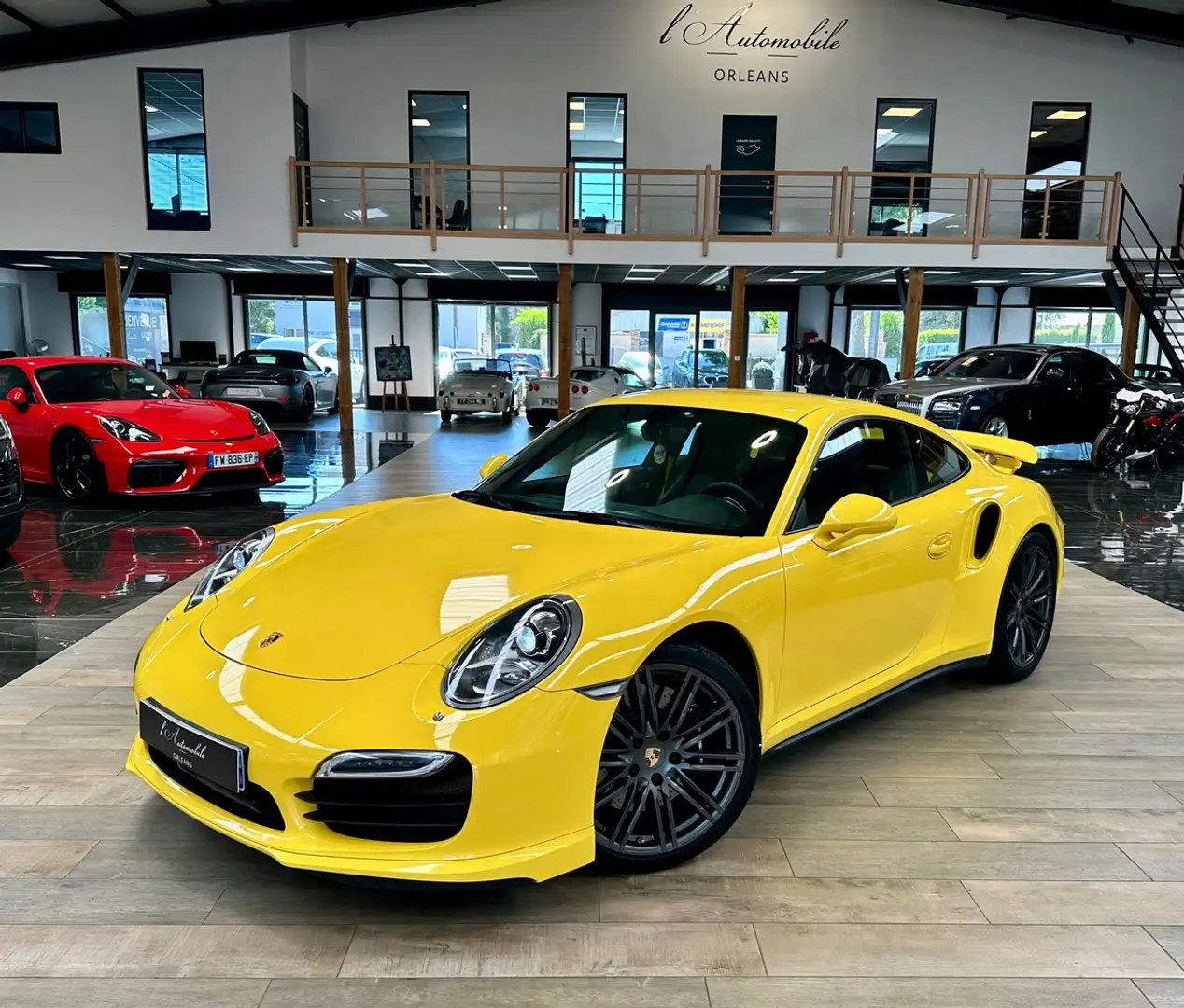 Porsche 911 Type 991 Turbo 3.8 520 PDK Jaune - 1