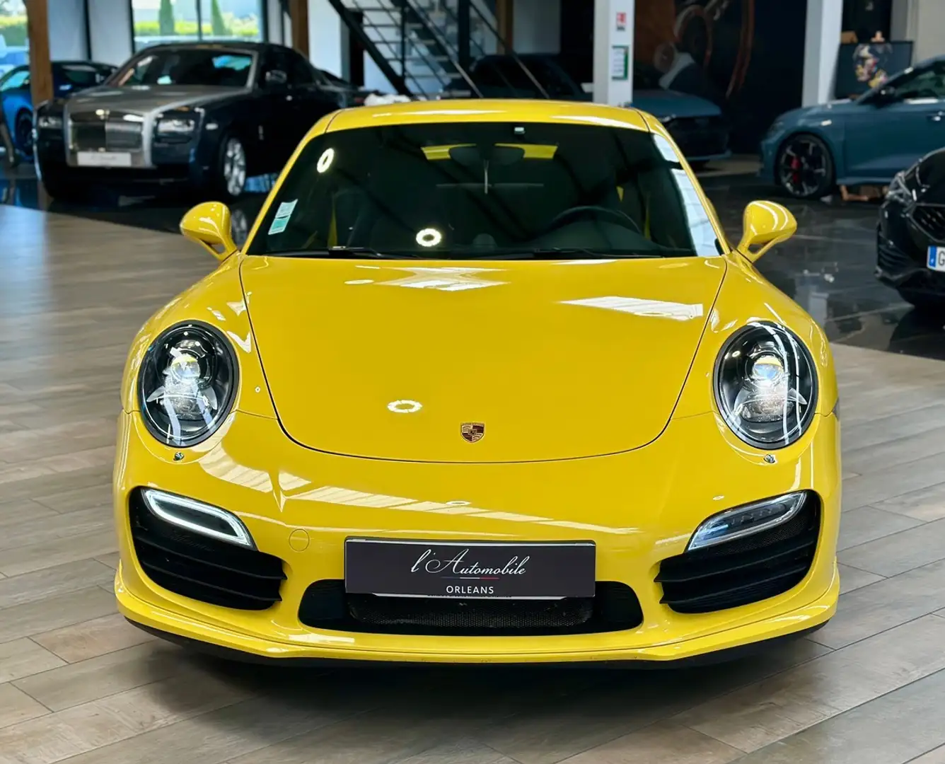 Porsche 911 Type 991 Turbo 3.8 520 PDK Jaune - 2