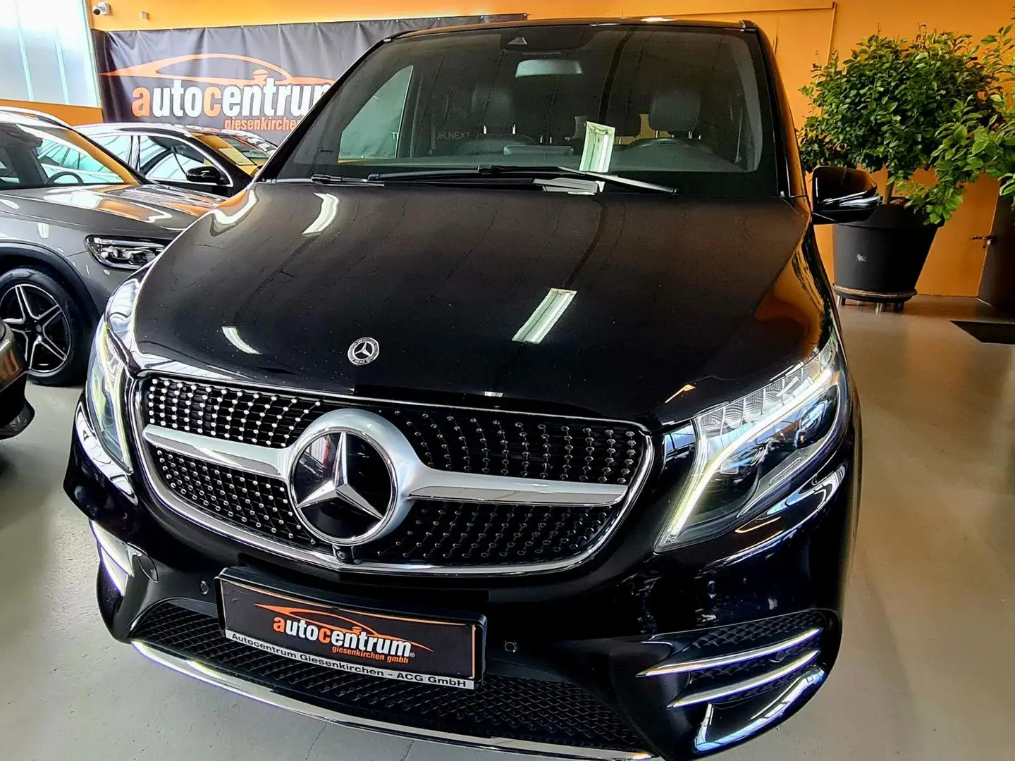 Mercedes-Benz V 300 V300d 4M XL AMG*Edition 19*Leder*8 Sitze*ACC*360 Schwarz - 2