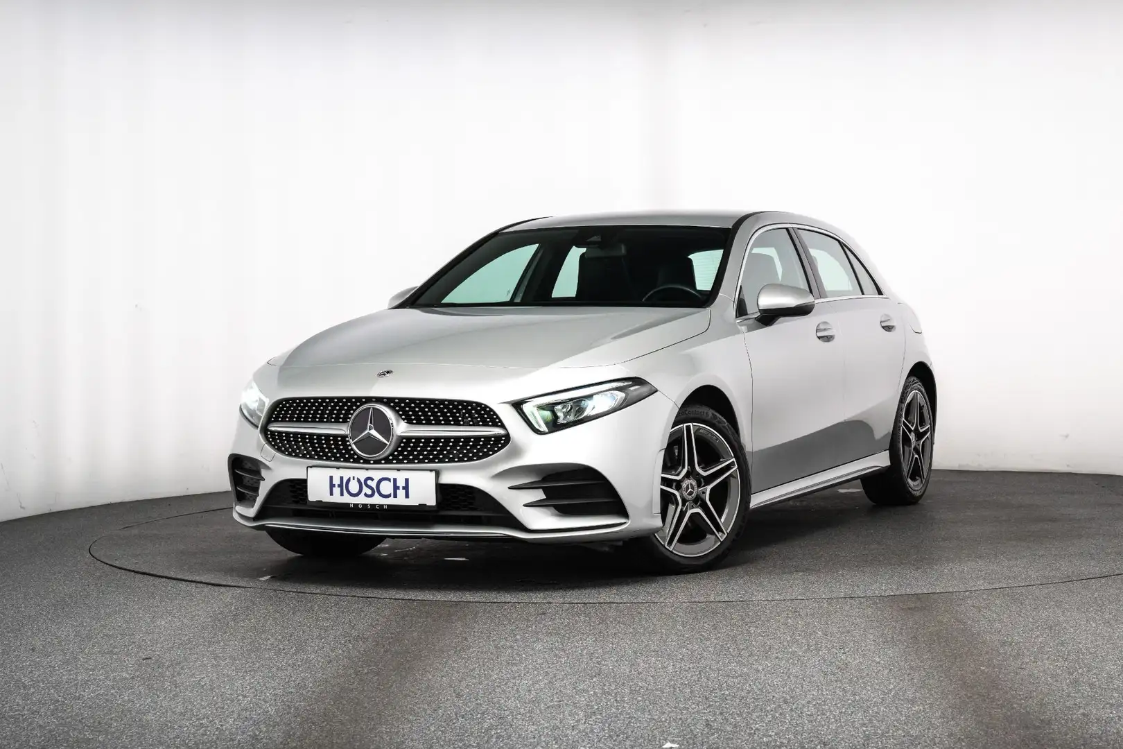 Mercedes-Benz A 250 e AMG 18" LED NAV ALCANTARA CARPLAY ++ Silber - 2