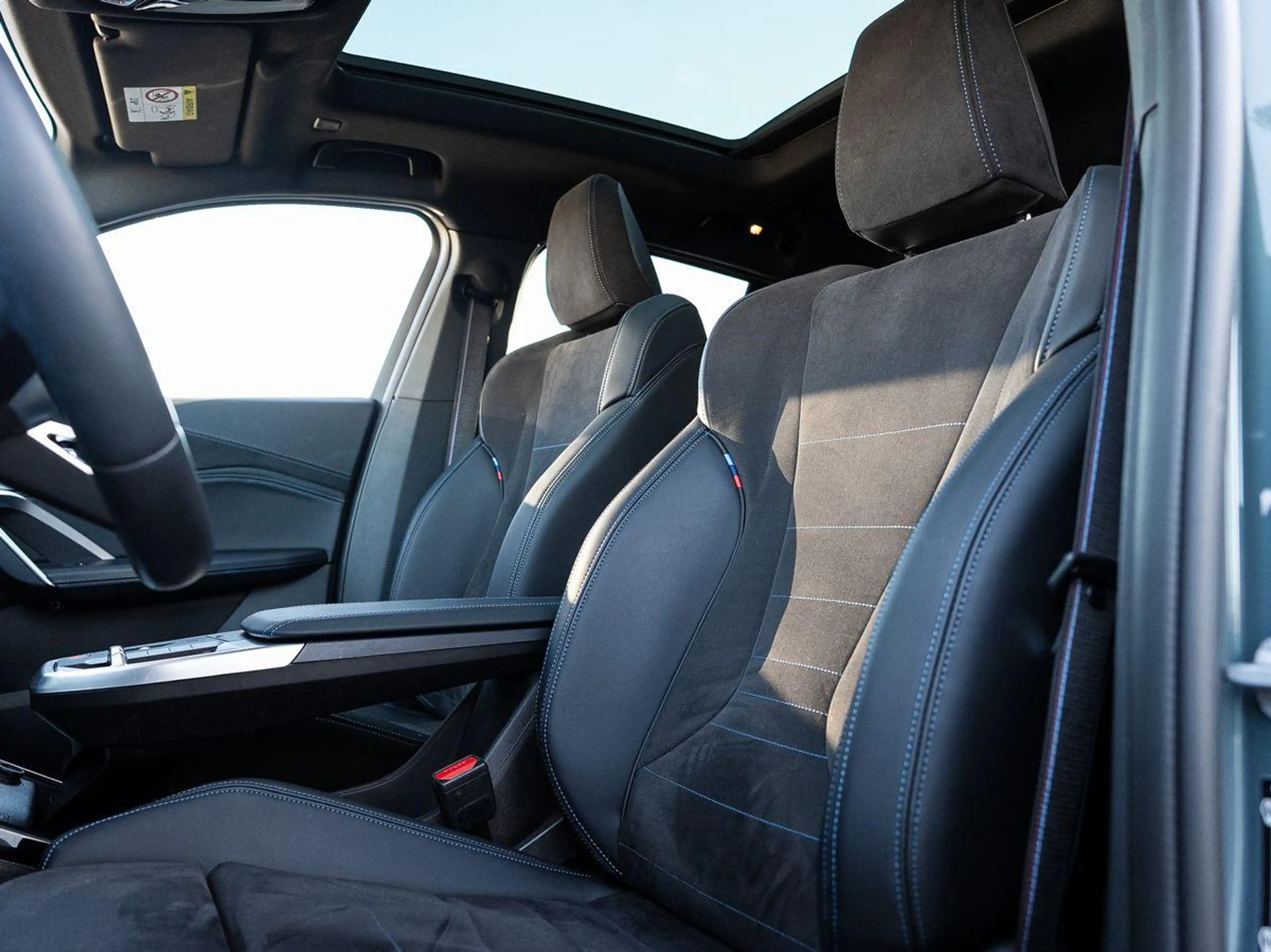 BMW X2 sDrive20i M-SportPRO 19 PANO KoZg AdLED RFK — photo 14