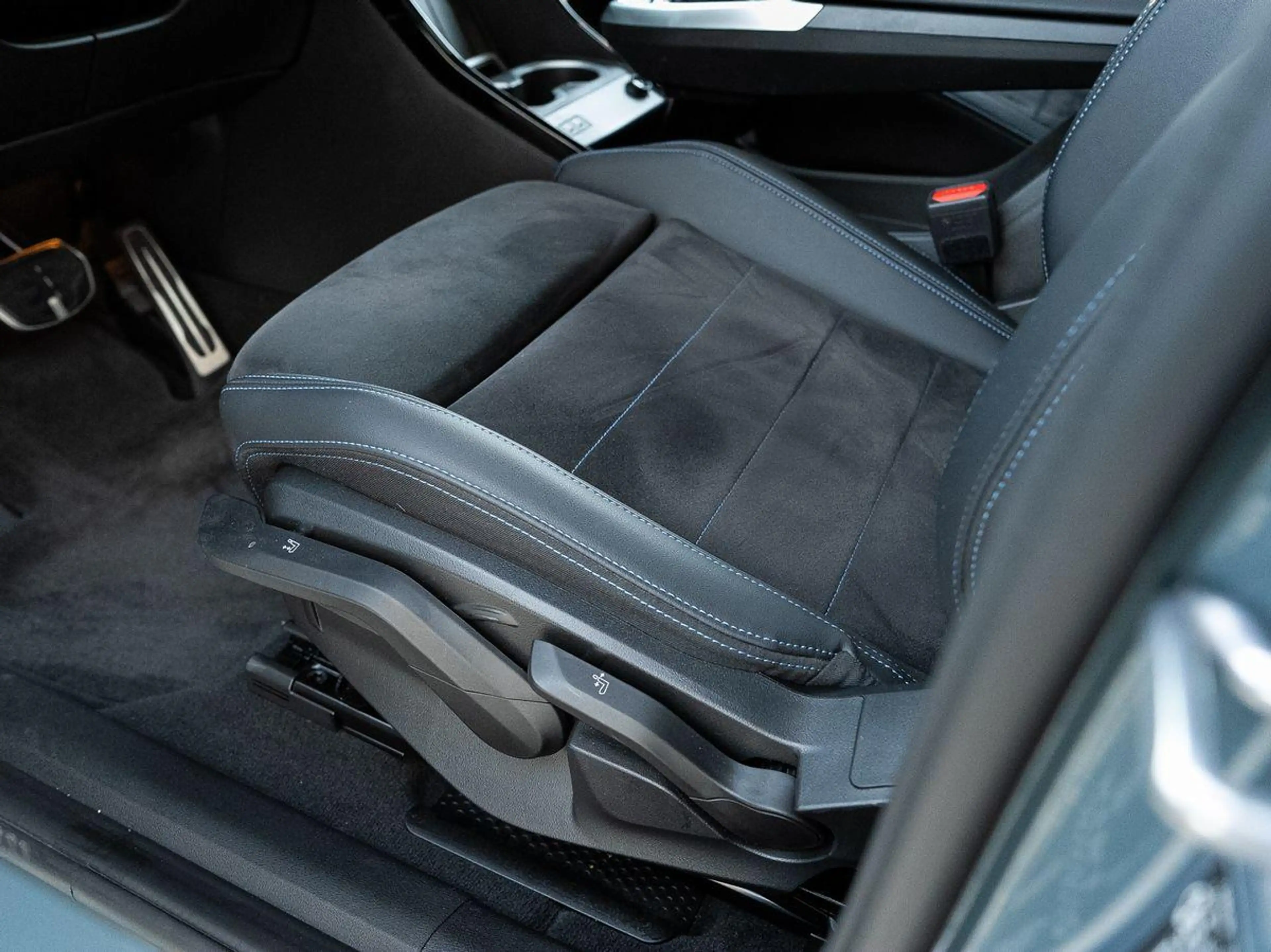 BMW X2 sDrive20i M-SportPRO 19 PANO KoZg AdLED RFK — photo 13