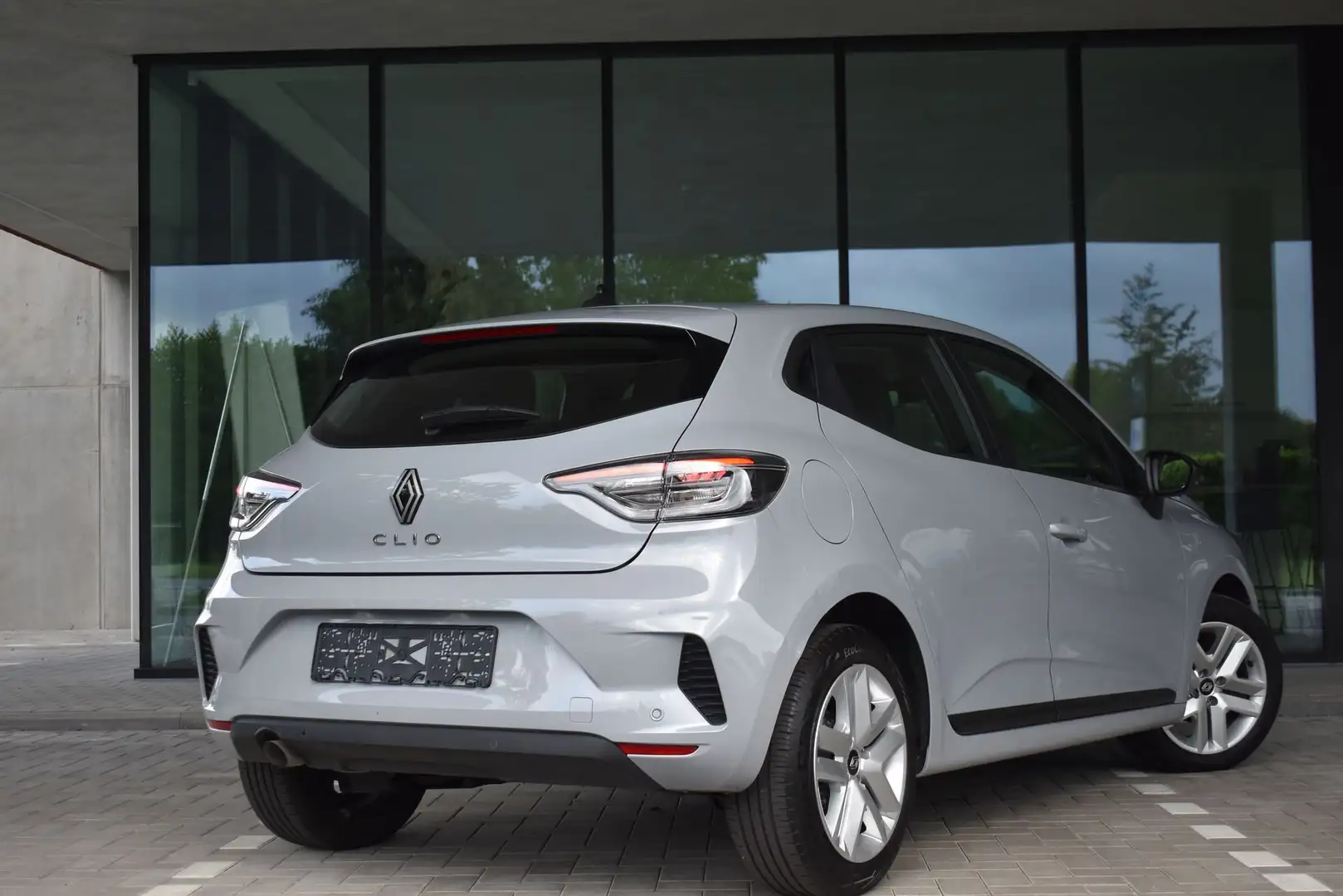 Renault Clio TCe Evolution *Navi*CarPlay*Parkeersensoren Gris - 2